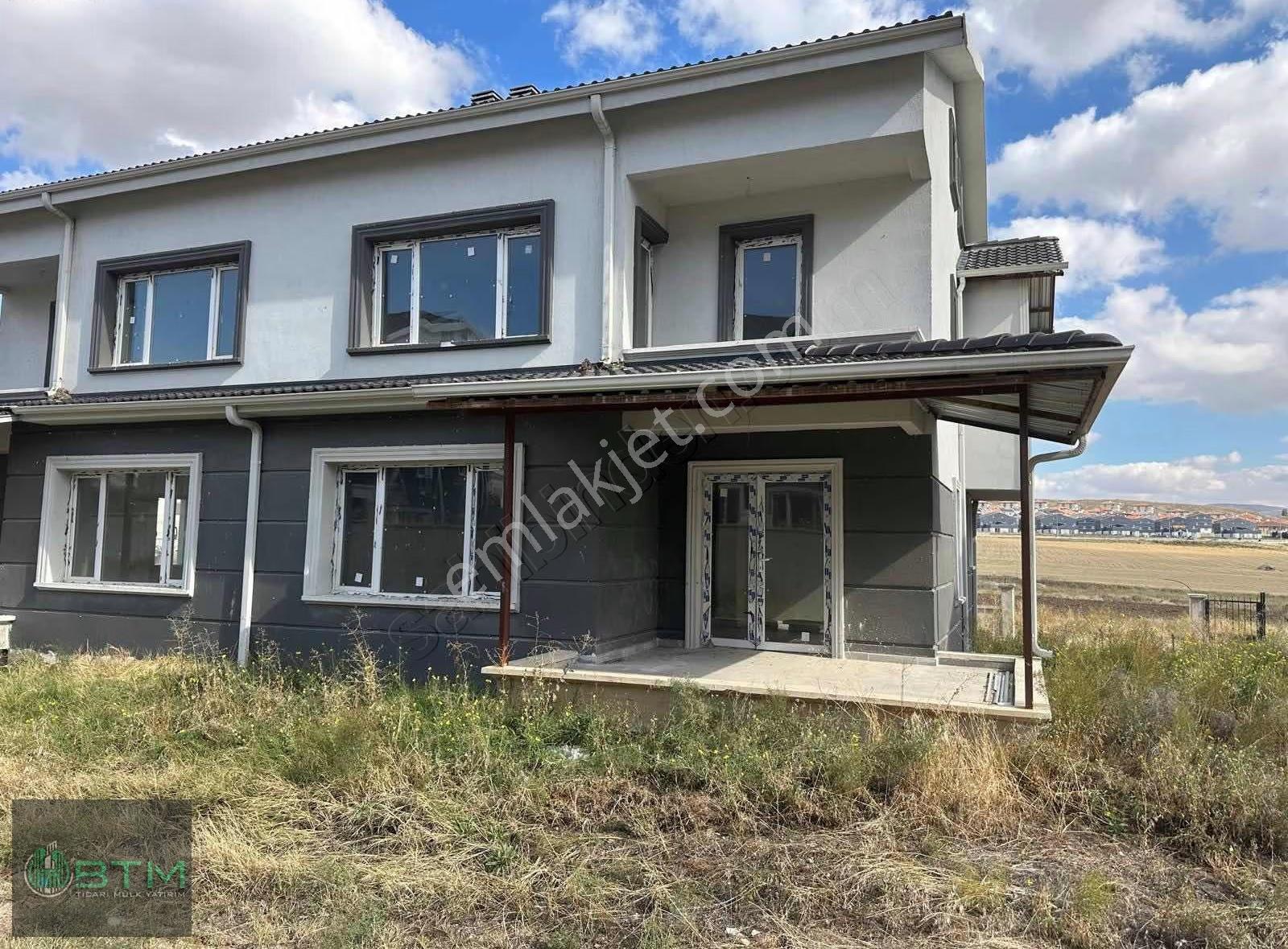 Temelli Alcı Mah.'de Her Türlü Takasa Açık 5+2 Site İçi Villa - Görsel 13