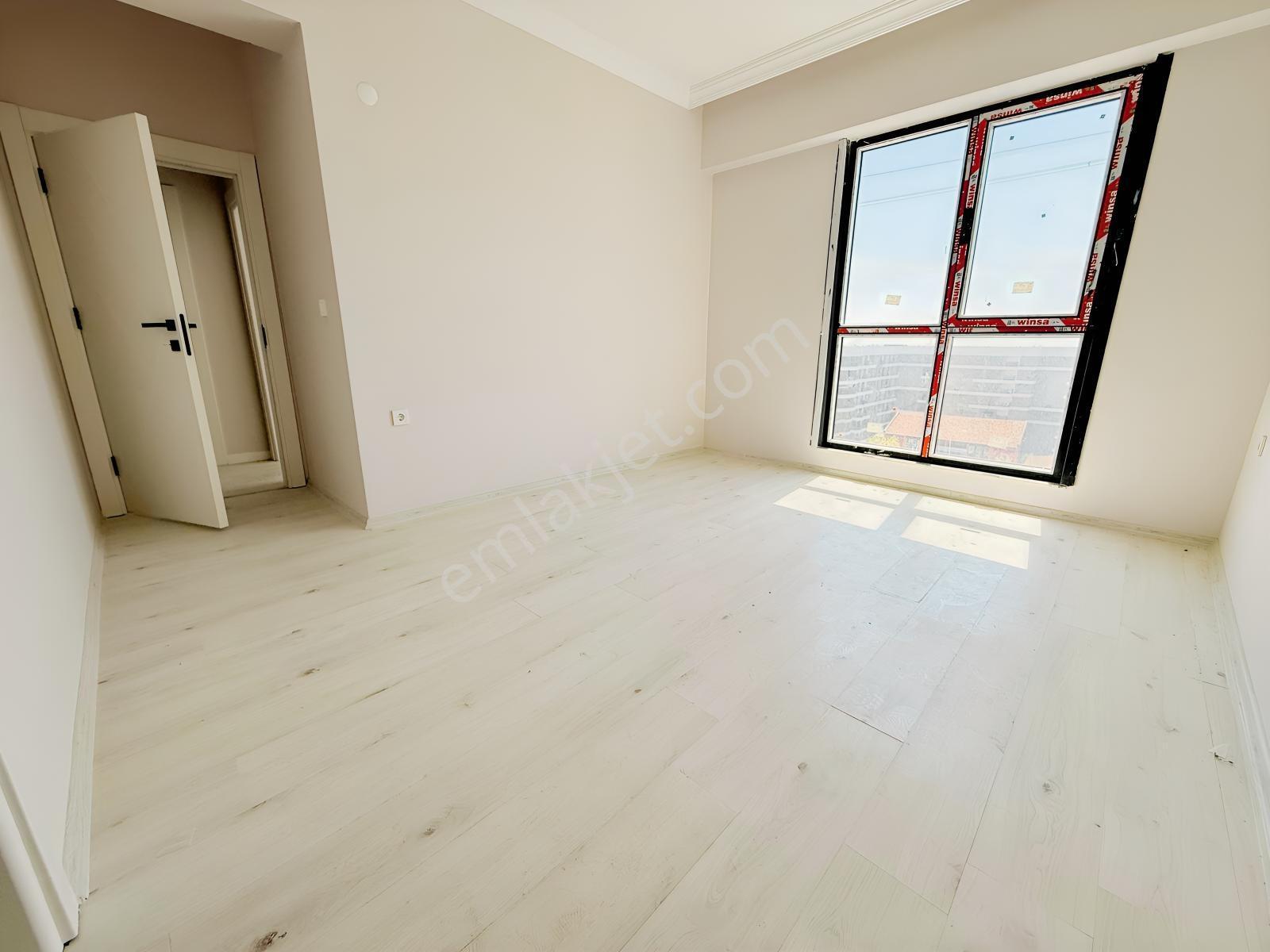 Pendik'te Deniz Manzaralı, Kapalı Havuzlu, Sıfır 3+1 Daire - Görsel 26