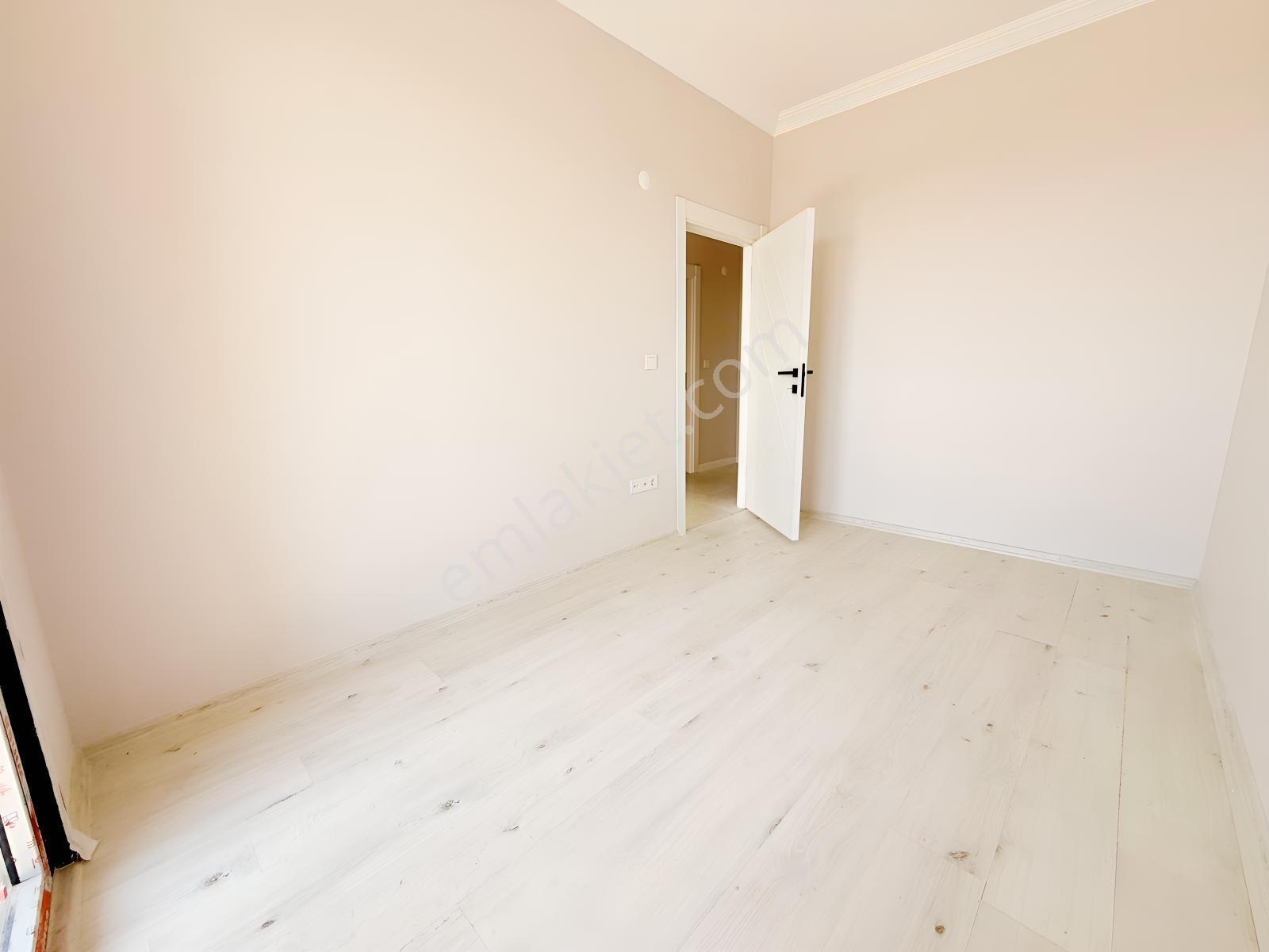 Pendik'te Deniz Manzaralı, Kapalı Havuzlu, Sıfır 3+1 Daire - Görsel 18