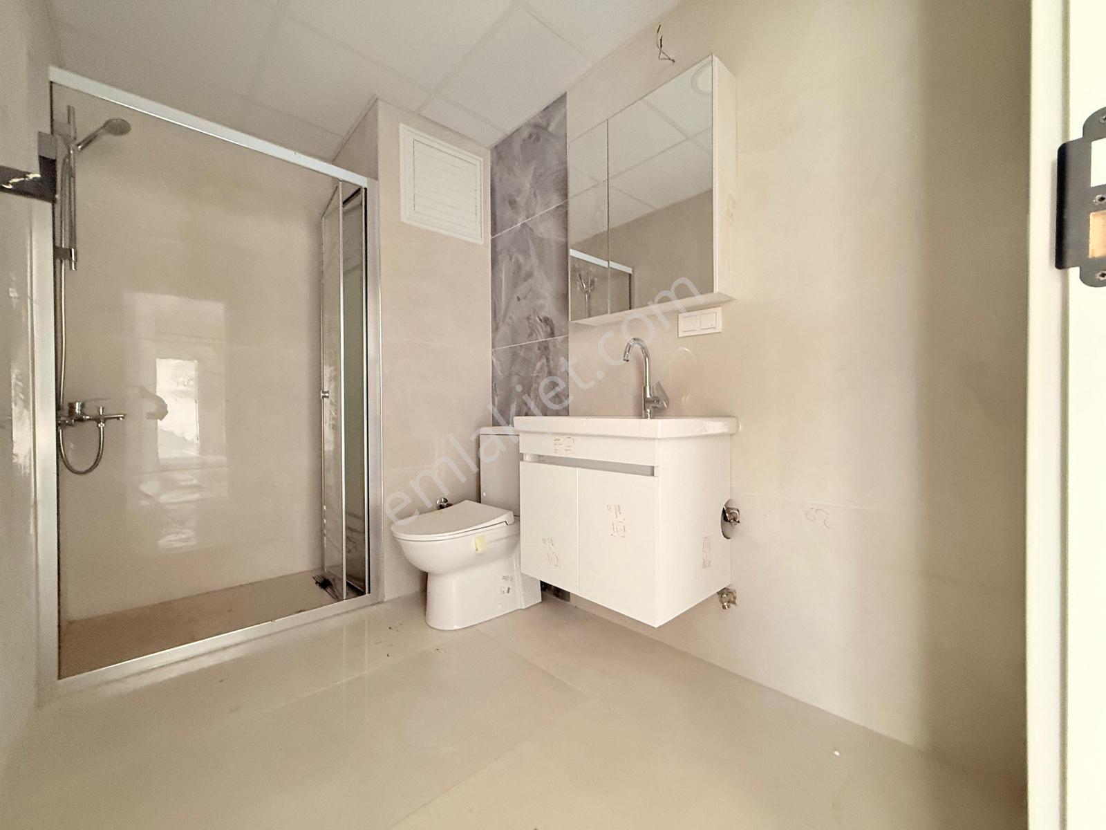 Pendik'te Deniz Manzaralı, Kapalı Havuzlu, Sıfır 3+1 Daire - Görsel 30