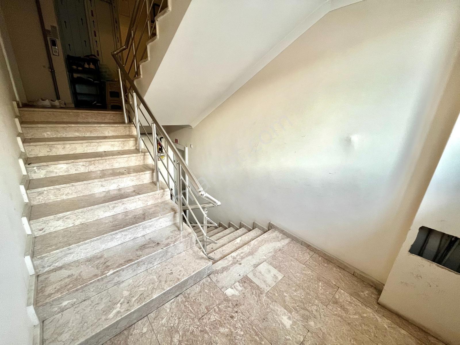 Hak Emlak'tan Aziziye Mahallesinde Kiralık 2+1 Geniş Daire - Görsel 22