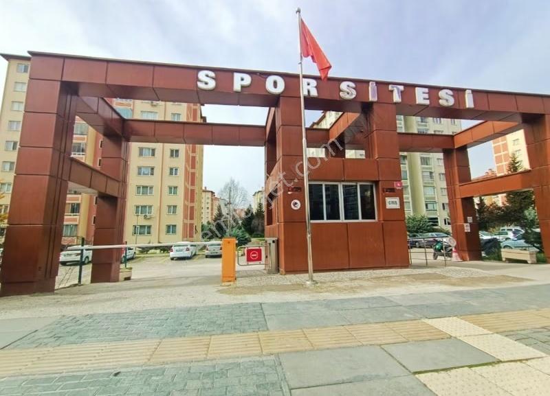 Buğra Dan Spor Sitesinde 24 Saat Güvenlikli Ara Katta 3+1 Daire