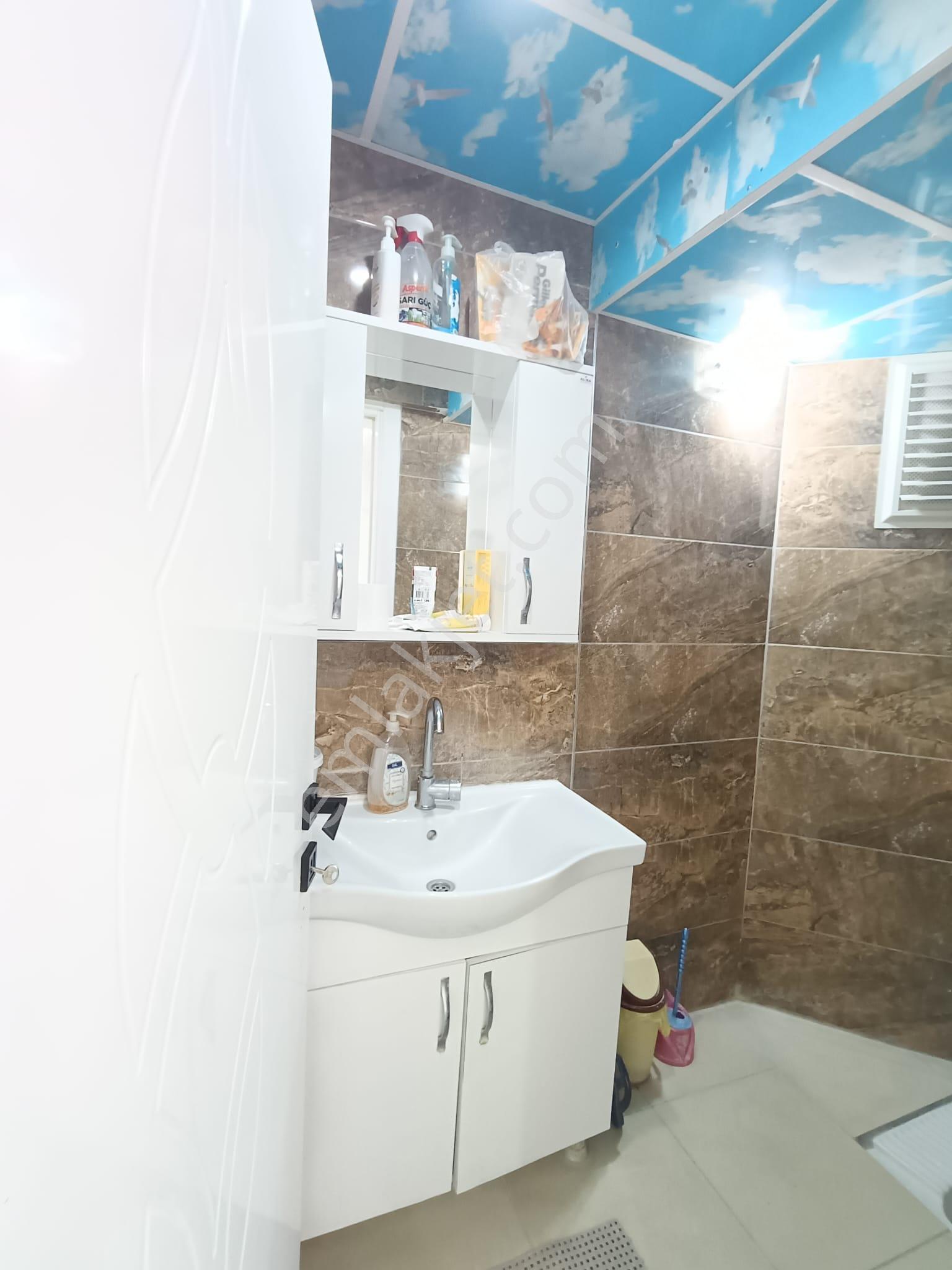 Sırakapılar Mahallesinde Yüksek Zemin Kat İçi Komple Yenilenmiş Yerden Isıtma 2+1/120 M2 Daire !!! - Görsel 12