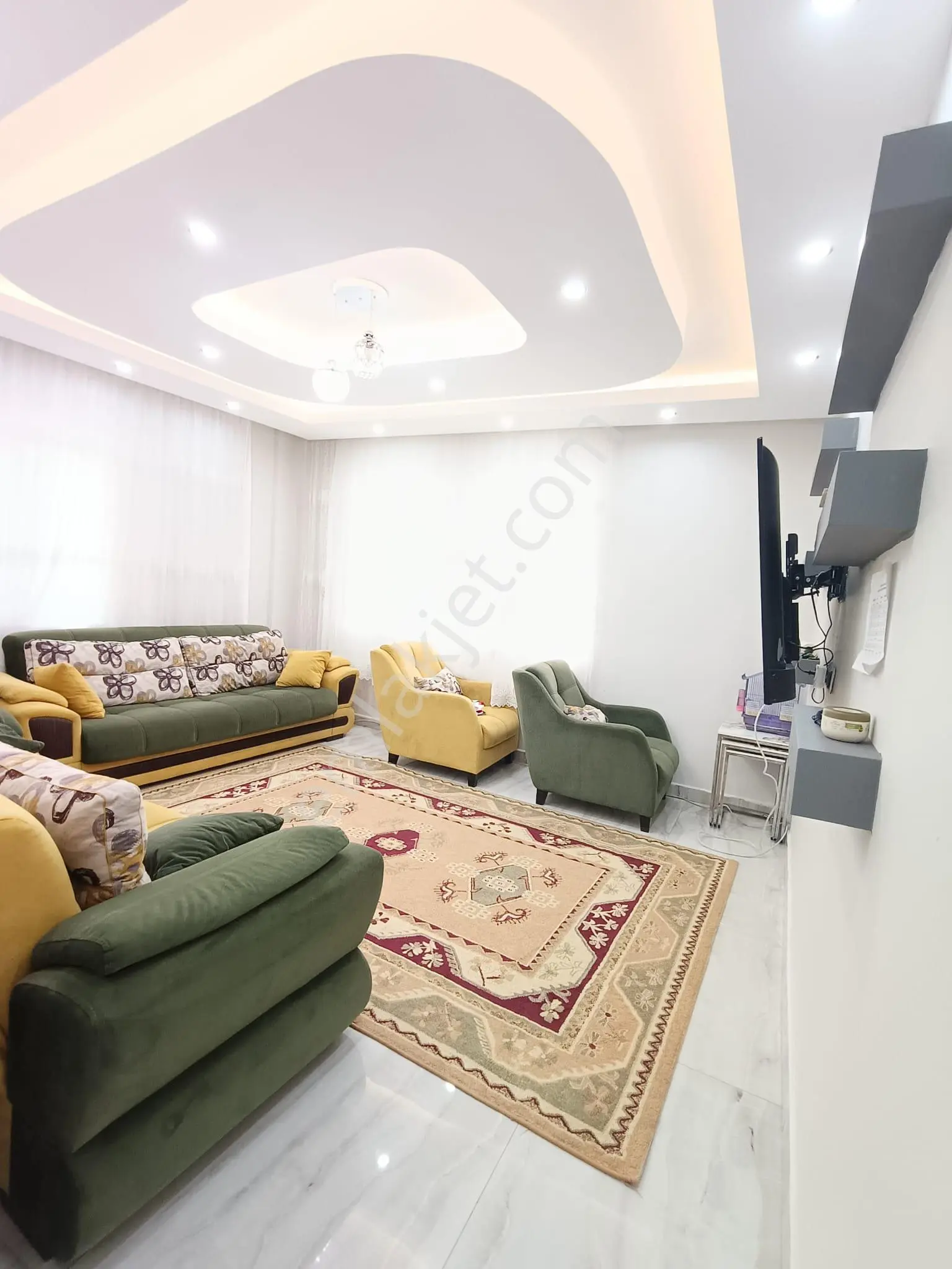Sırakapılar Mahallesinde Yüksek Zemin Kat İçi Komple Yenilenmiş Yerden Isıtma 2+1/120 M2 Daire !!! - Görsel 3