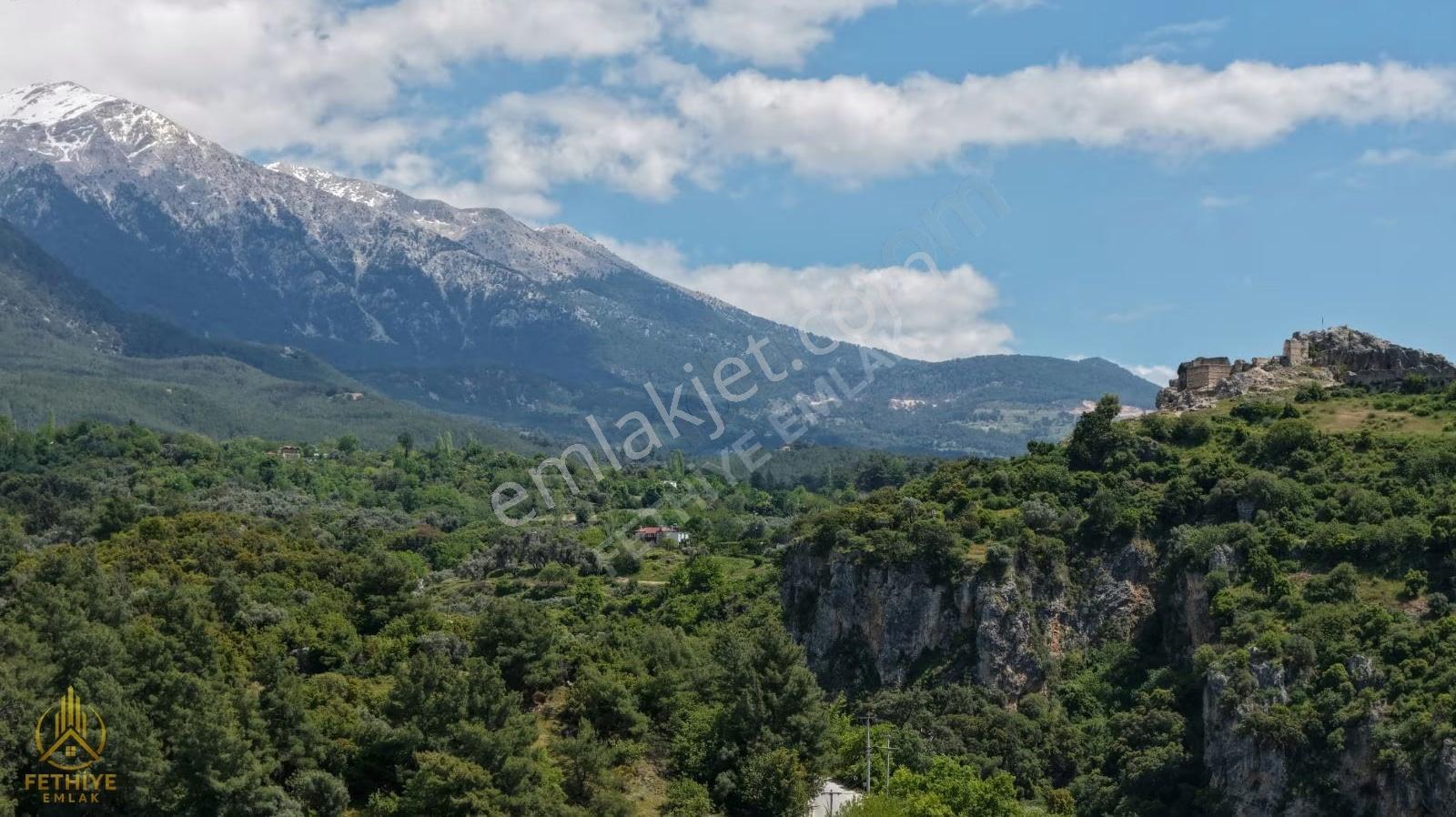 Seydikemer Yaka Mahallesinde Satılık 14 Dönüm 3 Ayrı Parsel