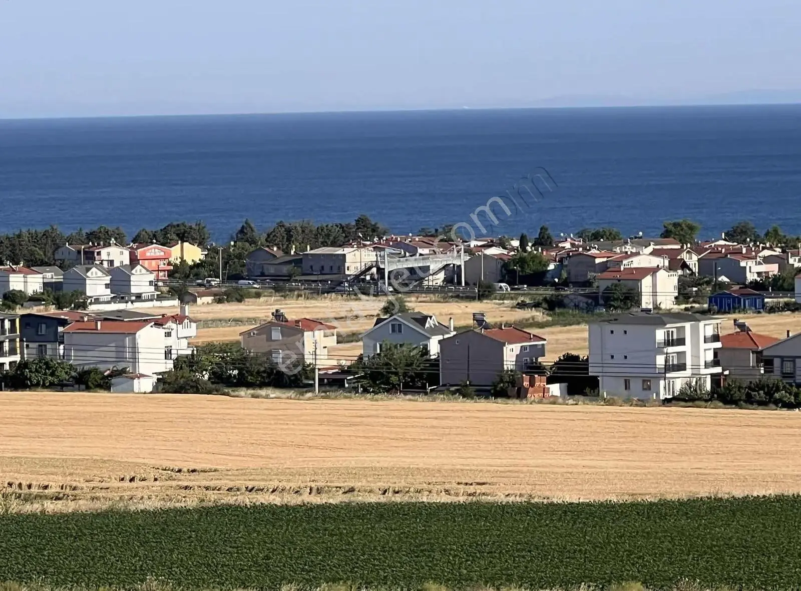 Cevrili Konteyner Koymaya Uygun Satılık Deniz Manzaralı Arsa