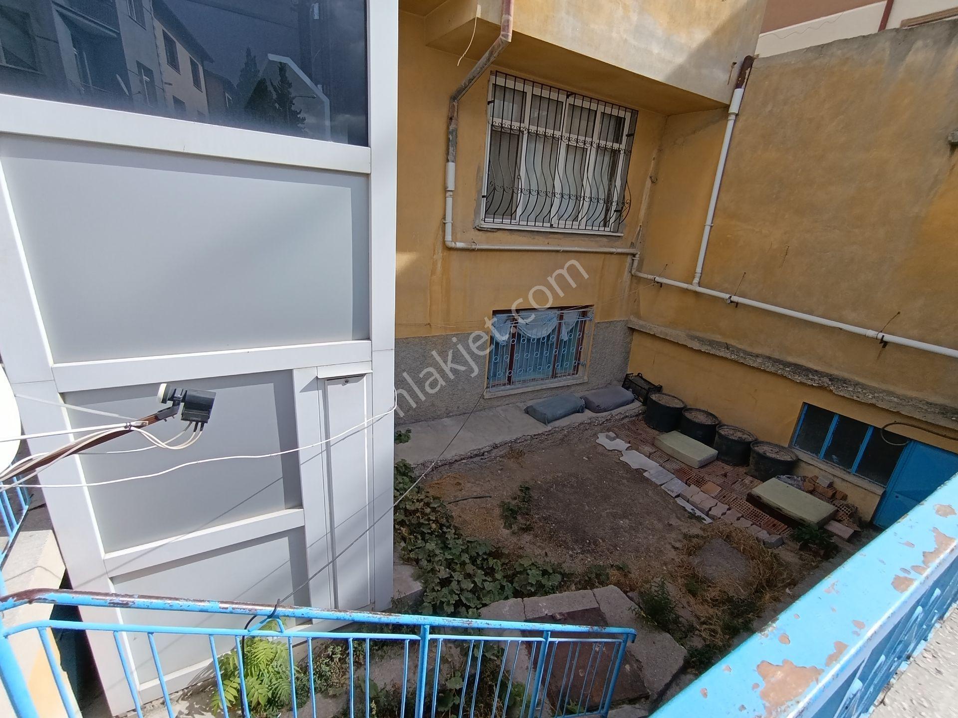 Işıklar Mahallesin De 3 Katlı Komple Acil Satılık Bina - Görsel 30