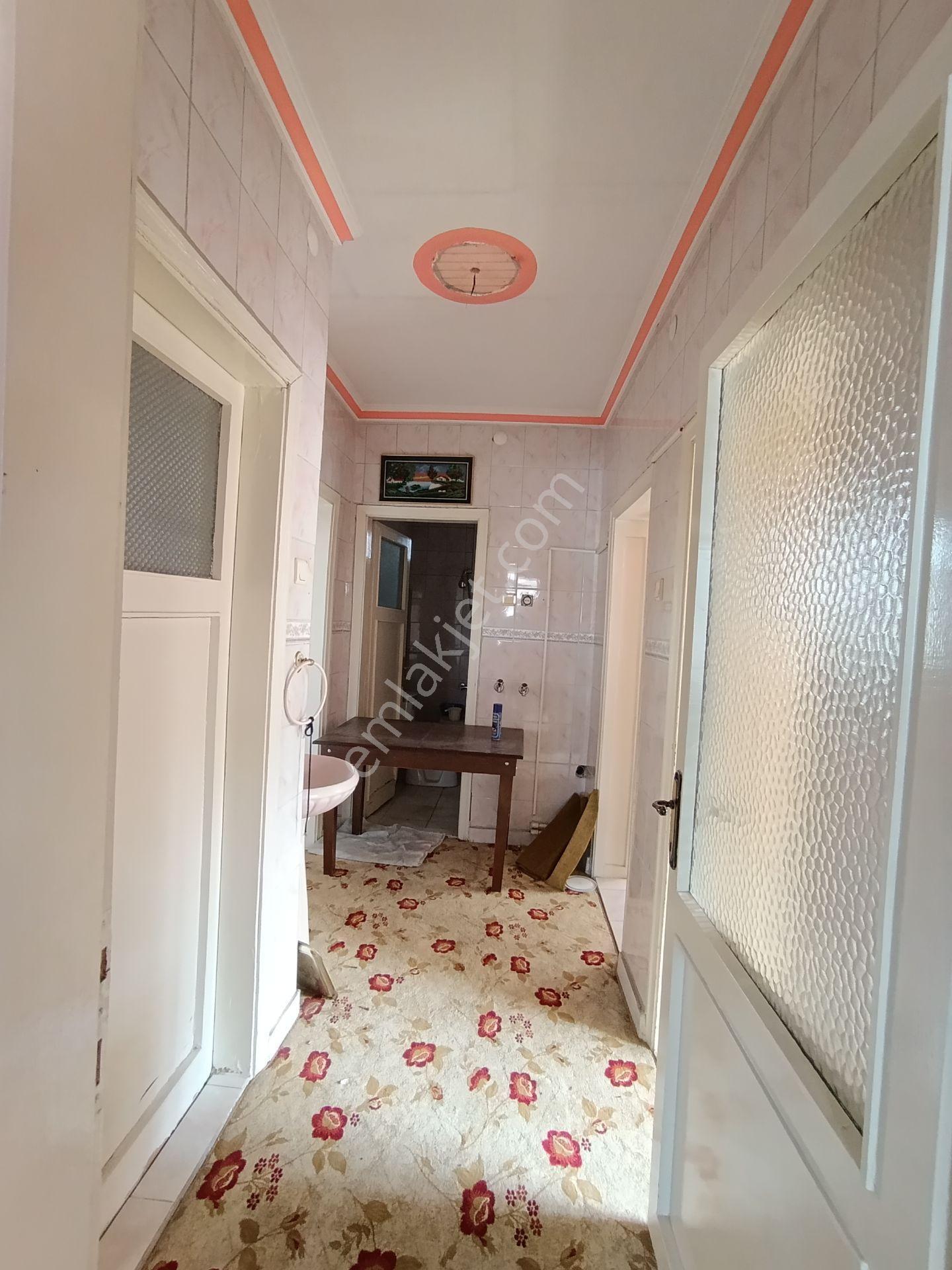 Işıklar Mahallesin De 3 Katlı Komple Acil Satılık Bina - Görsel 12