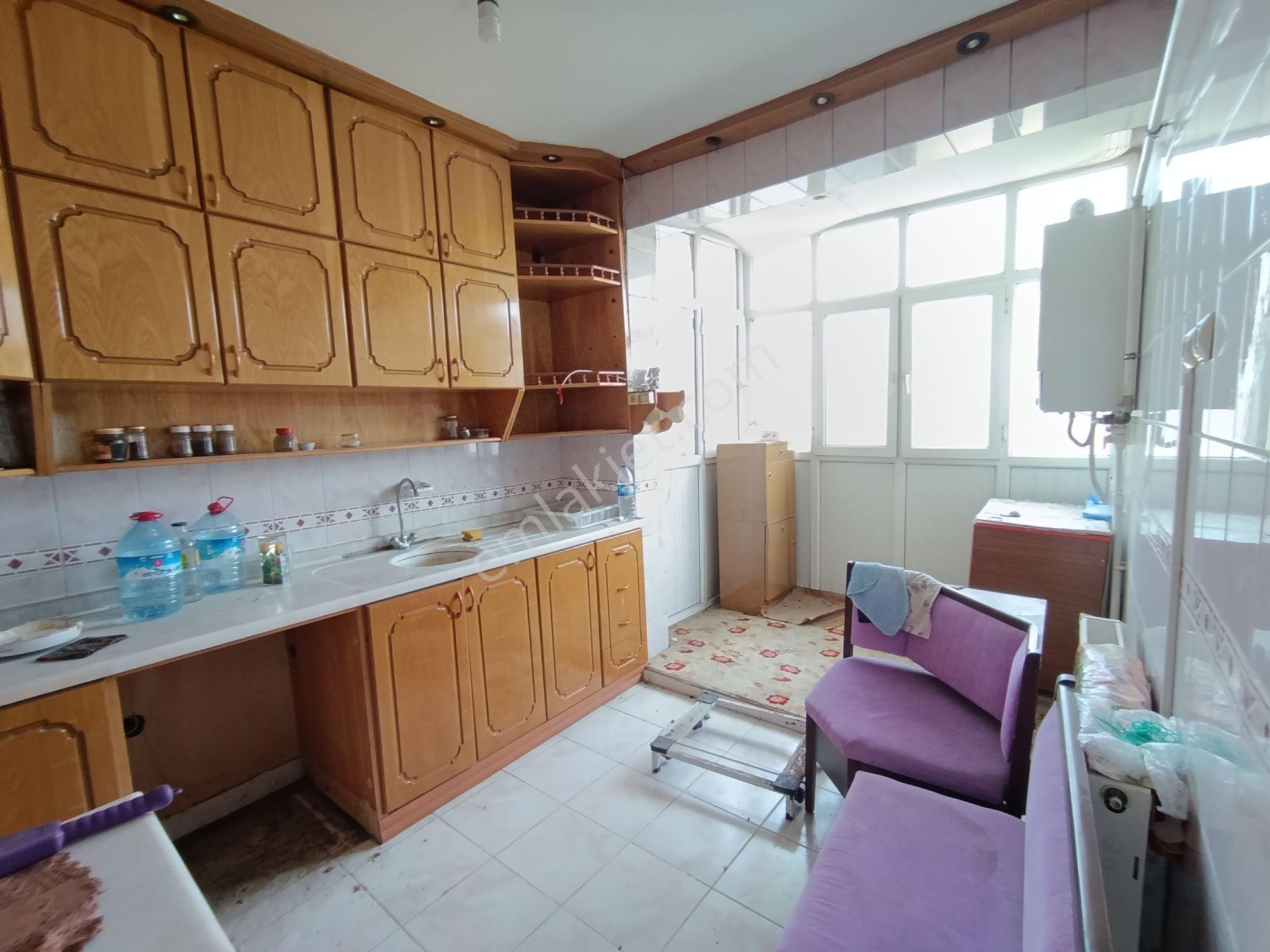 Işıklar Mahallesin De 3 Katlı Komple Acil Satılık Bina - Görsel 7
