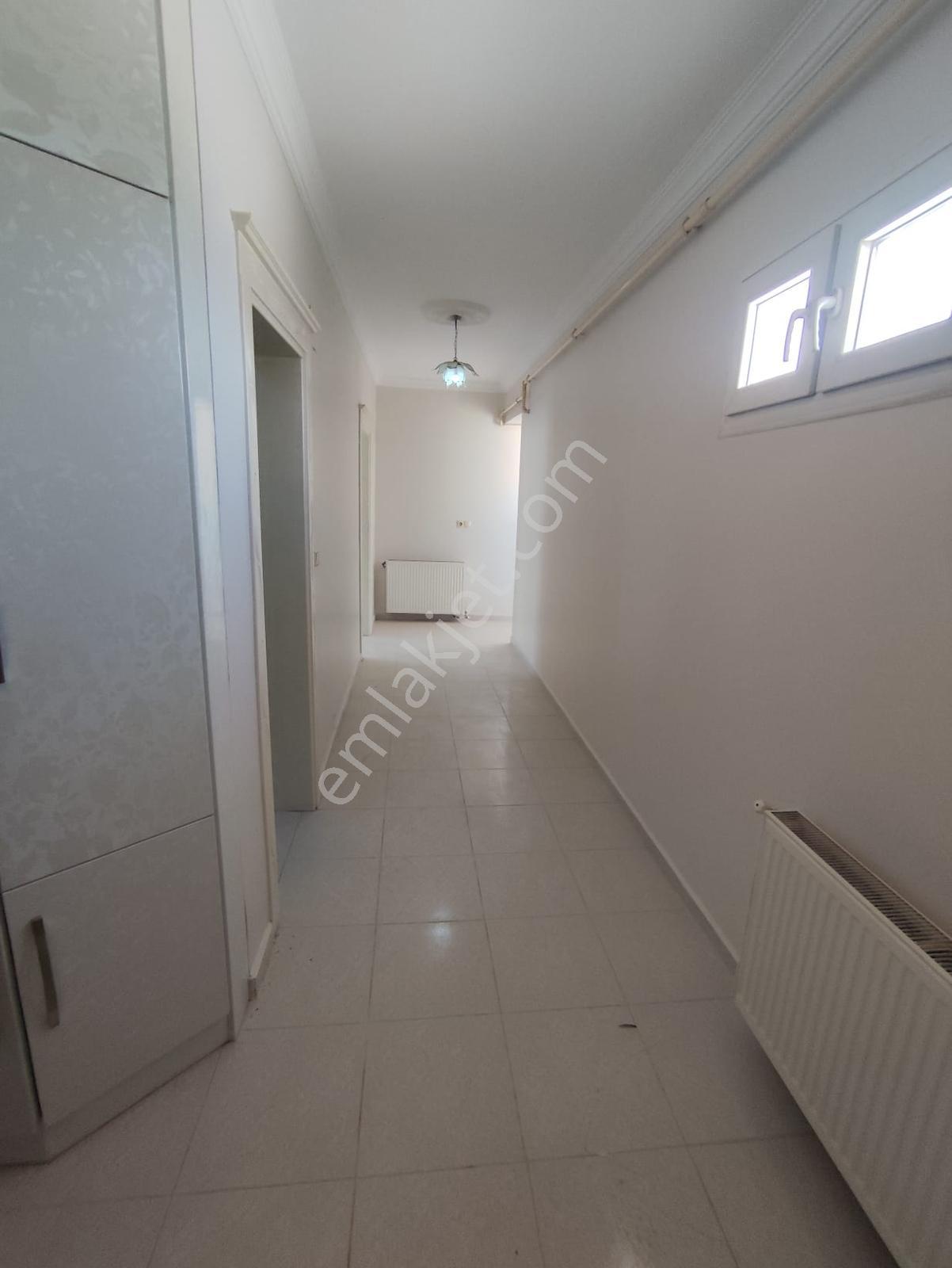 Ayyıldız Emlak'tan 85 M2 Teraslı 1+1 Çift Cepheli Ferah Daire - Görsel 3