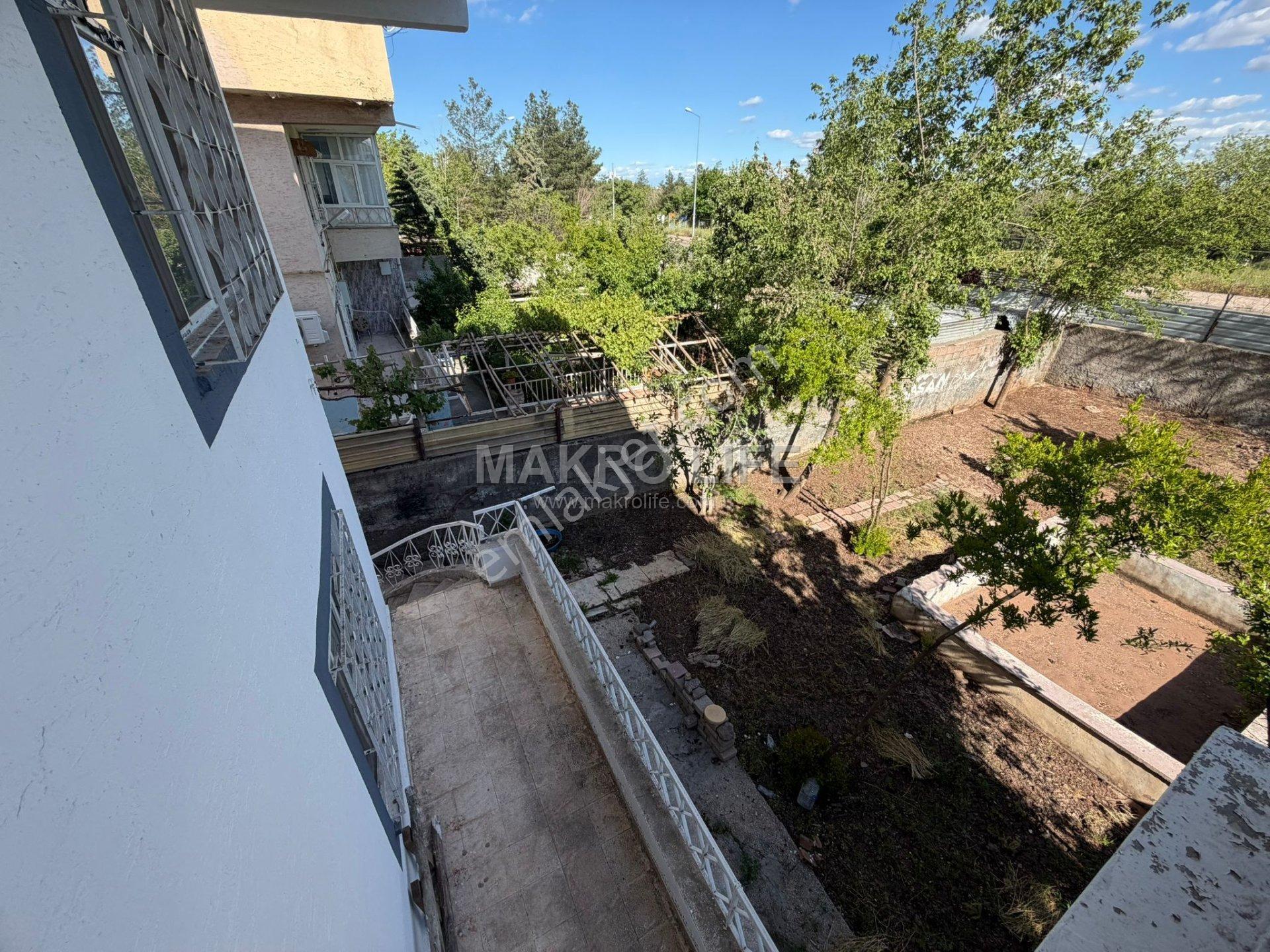 Bağcılarda Uygun Fiyatlı 5+1 500 M2 Satılık Villa - Görsel 20