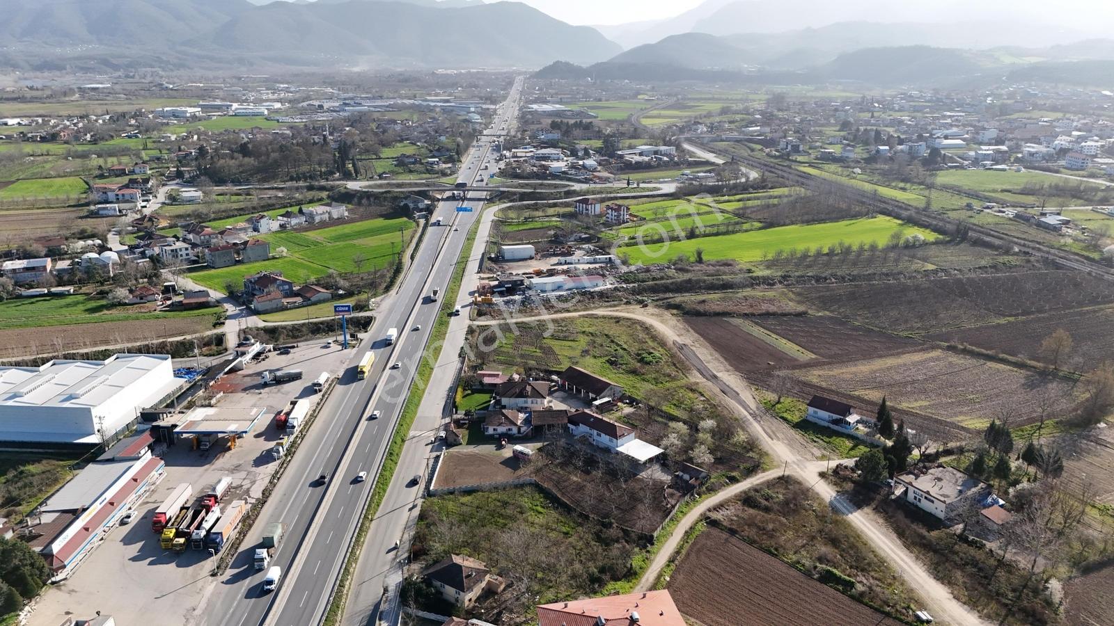 Arifiye Kirazca'da 2108 M² Anayol Üzeri Ticari İmarlı Arsa - Görsel 14