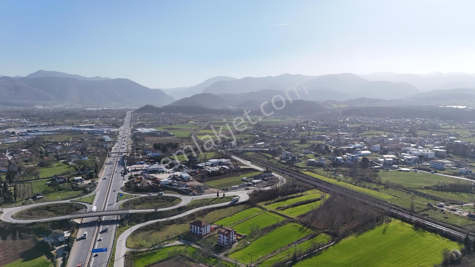 Arifiye Kirazca'da 2108 M² Anayol Üzeri Ticari İmarlı Arsa - Görsel 16