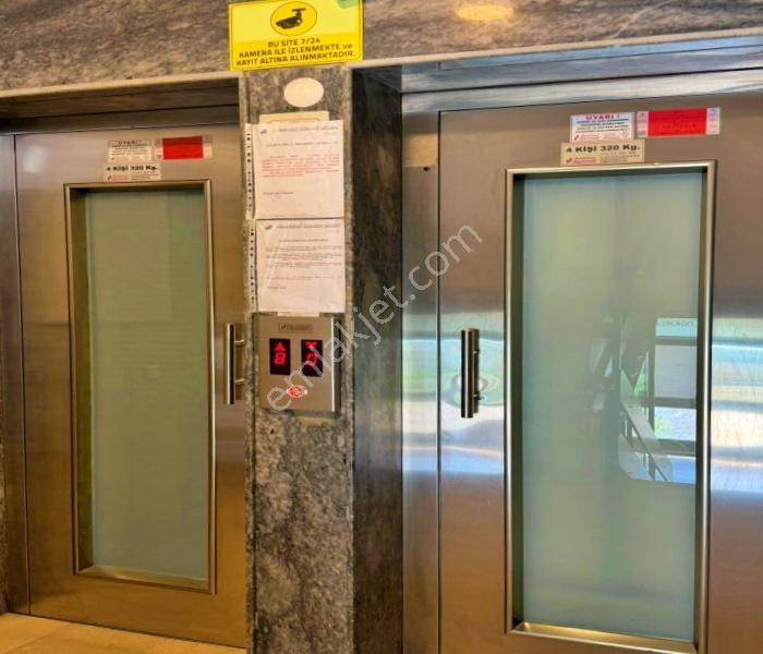 Beylikdüzü E-5 Yakın İskanlı Butik Site İçi 140m² Tadilatlı 3+1 - Görsel 9