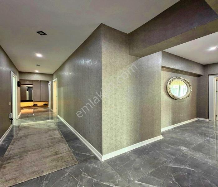 Beylikdüzü E-5 Yakın İskanlı Butik Site İçi 140m² Tadilatlı 3+1 - Görsel 18