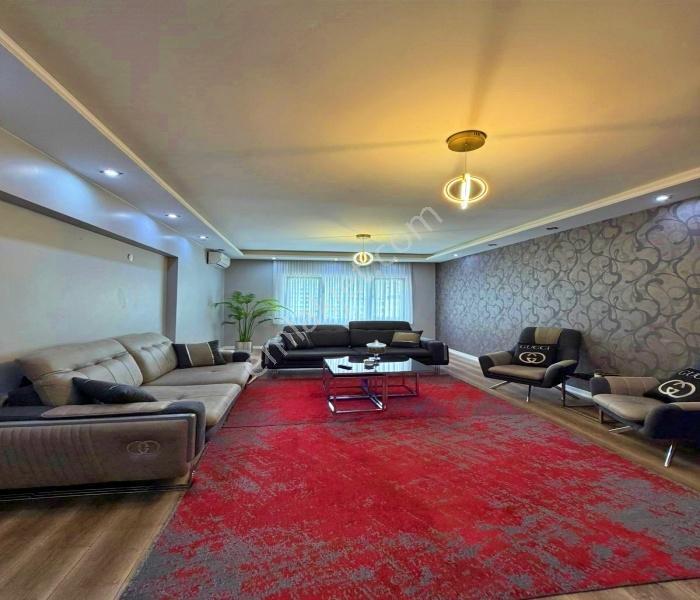 Beylikdüzü E-5 Yakın İskanlı Butik Site İçi 140m² Tadilatlı 3+1 - Görsel 2