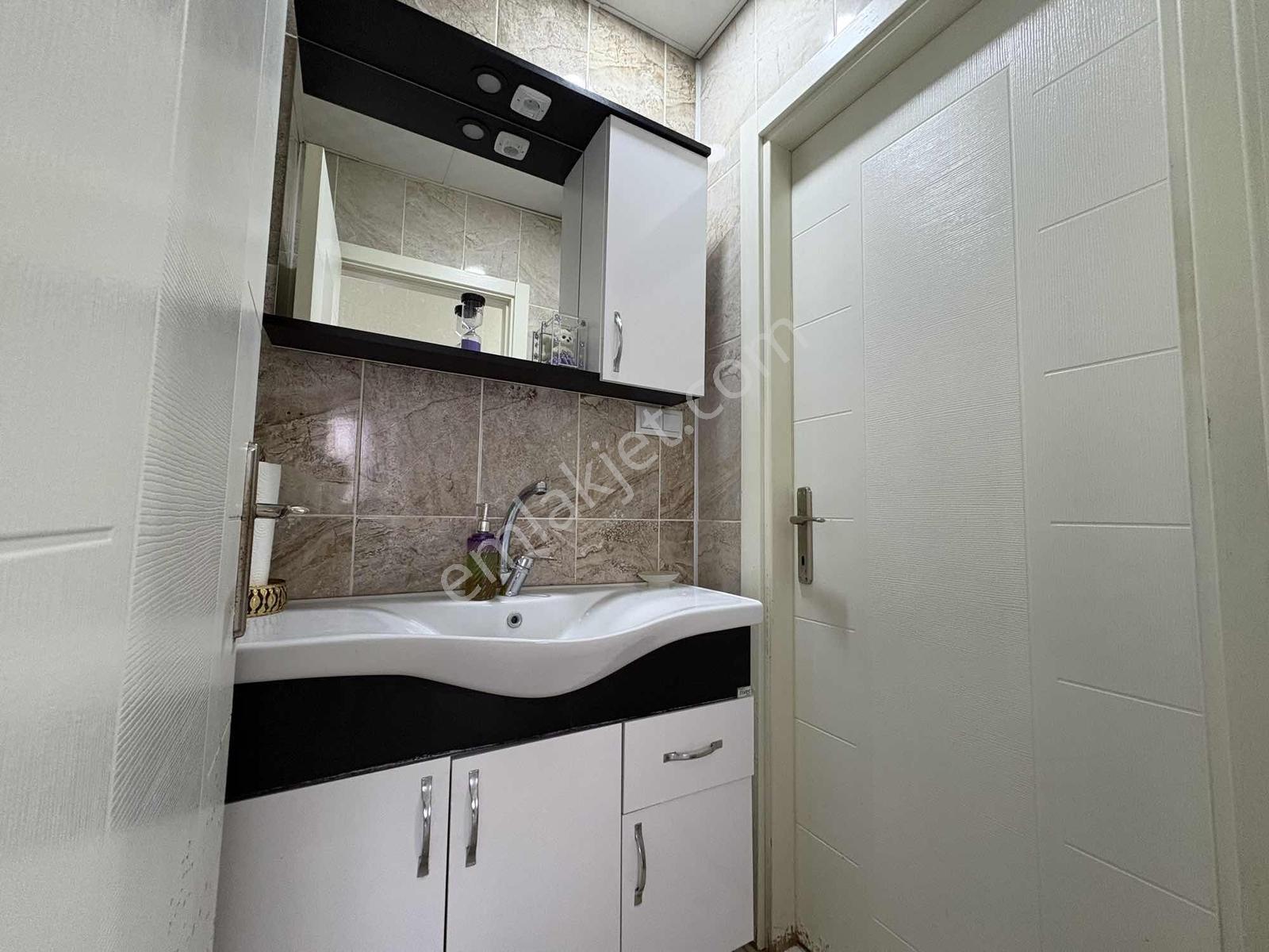 Emirgazi Mah Cadde Üzeri Park Cepheli 3+1 Ara Kat Satılık Daire! - Görsel 15