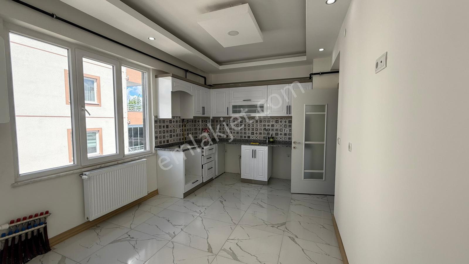 Öz Gaye Emlaktan Develi Bahçelievler Mahallesi Ana Cadde Üzerinde Satılık Daire - Görsel 4