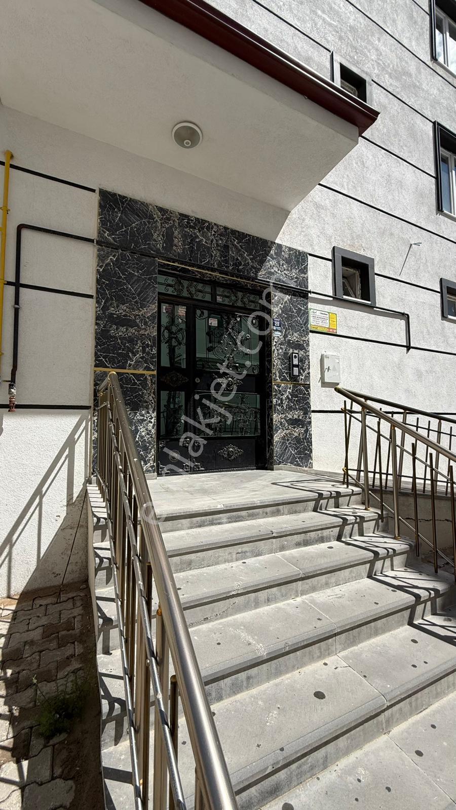 Öz Gaye Emlaktan Develi Bahçelievler Mahallesi Ana Cadde Üzerinde Satılık Daire - Görsel 17