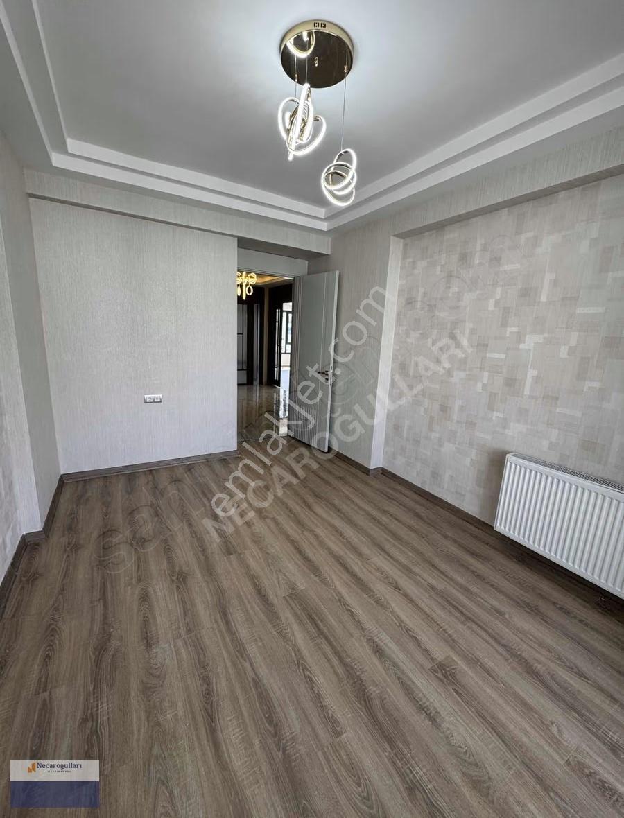 Necaroğullarından Wınston Avm Civarı Ekstra Masraflı 3,5+1 - Görsel 11