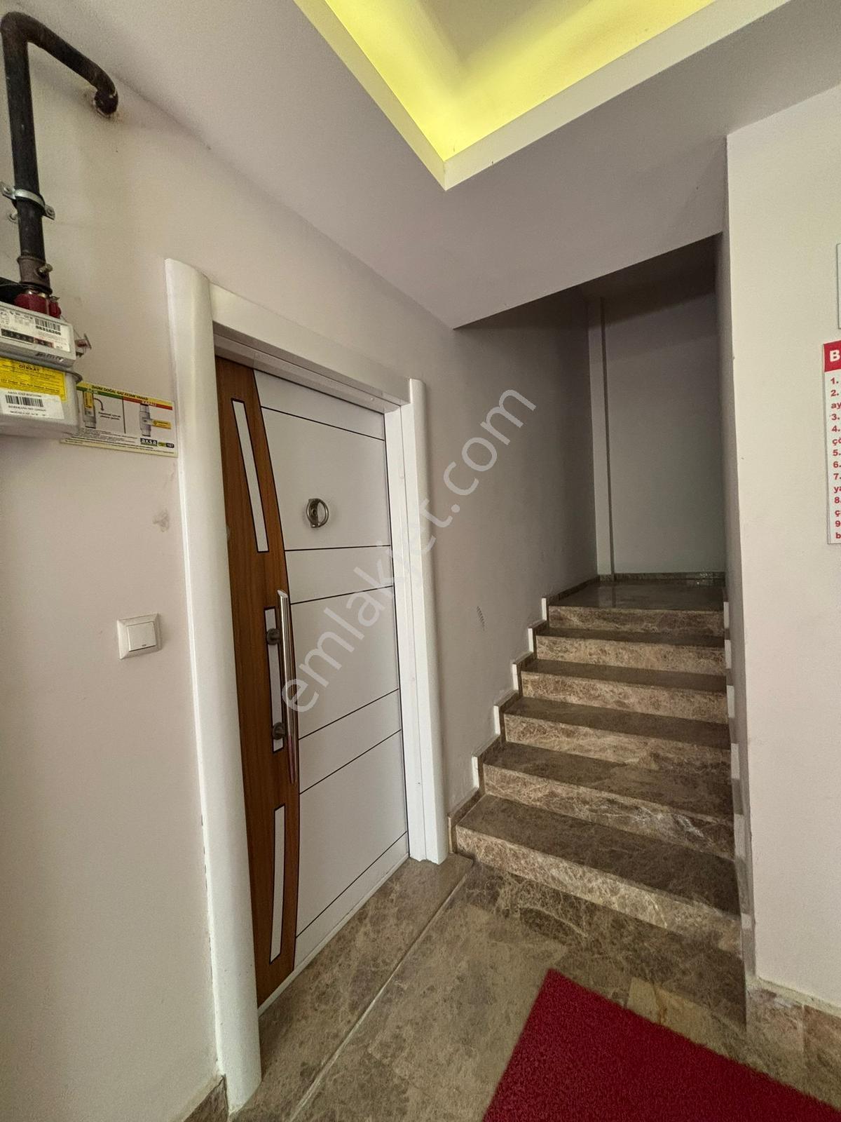 Cumhuriyet Mahallesin'de Kiralık Doğalgazlı 2+1 Daire - Görsel 6