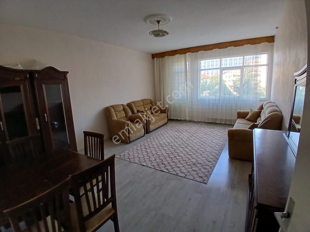 Akçay Emlak'tan Akşehir Çarşı Merkezde Özpark Otel Civarında Eşyalı Kiralık 3+1 Daire - Görsel 5
