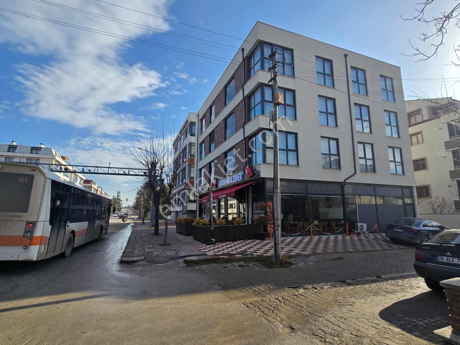 Rw Nest'ten Ertuğrulgazi Çilem Cd Üzeri Köşe Konum 95m2 İşyeri - Görsel 5
