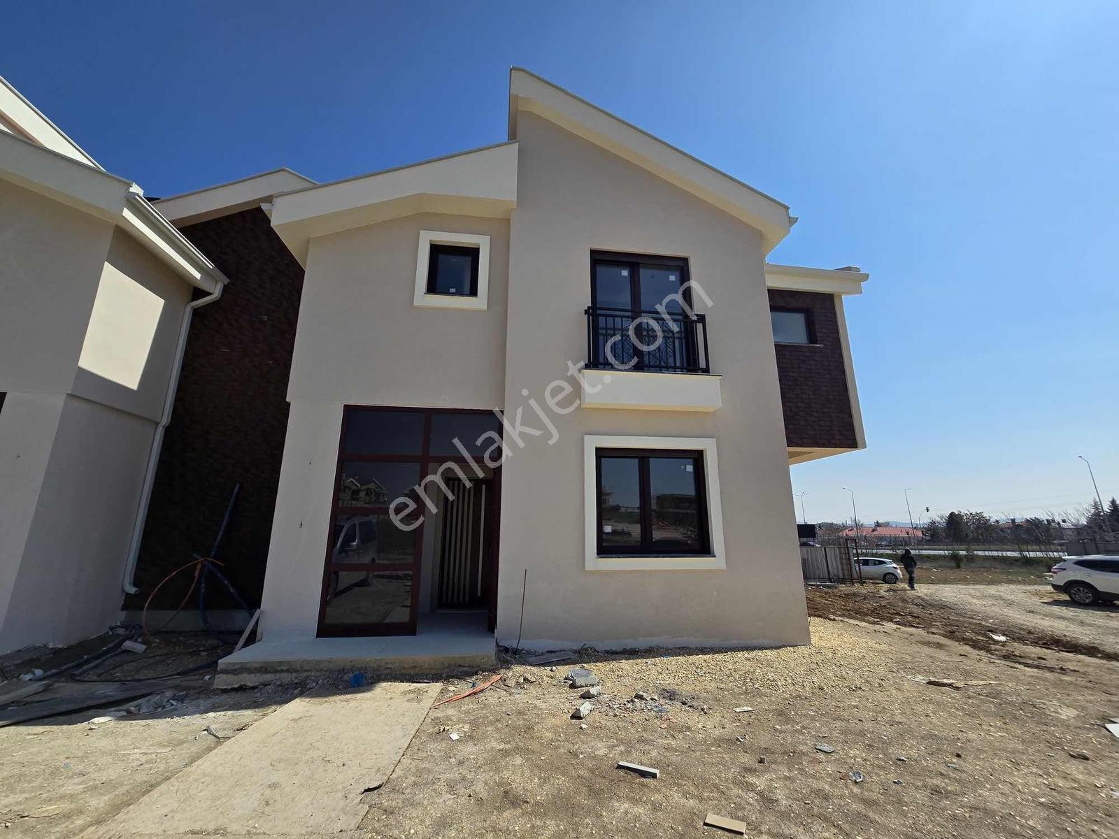 Rw Nest'ten Yukarı Söğütönünde Satılık 4+1villa - Görsel 2