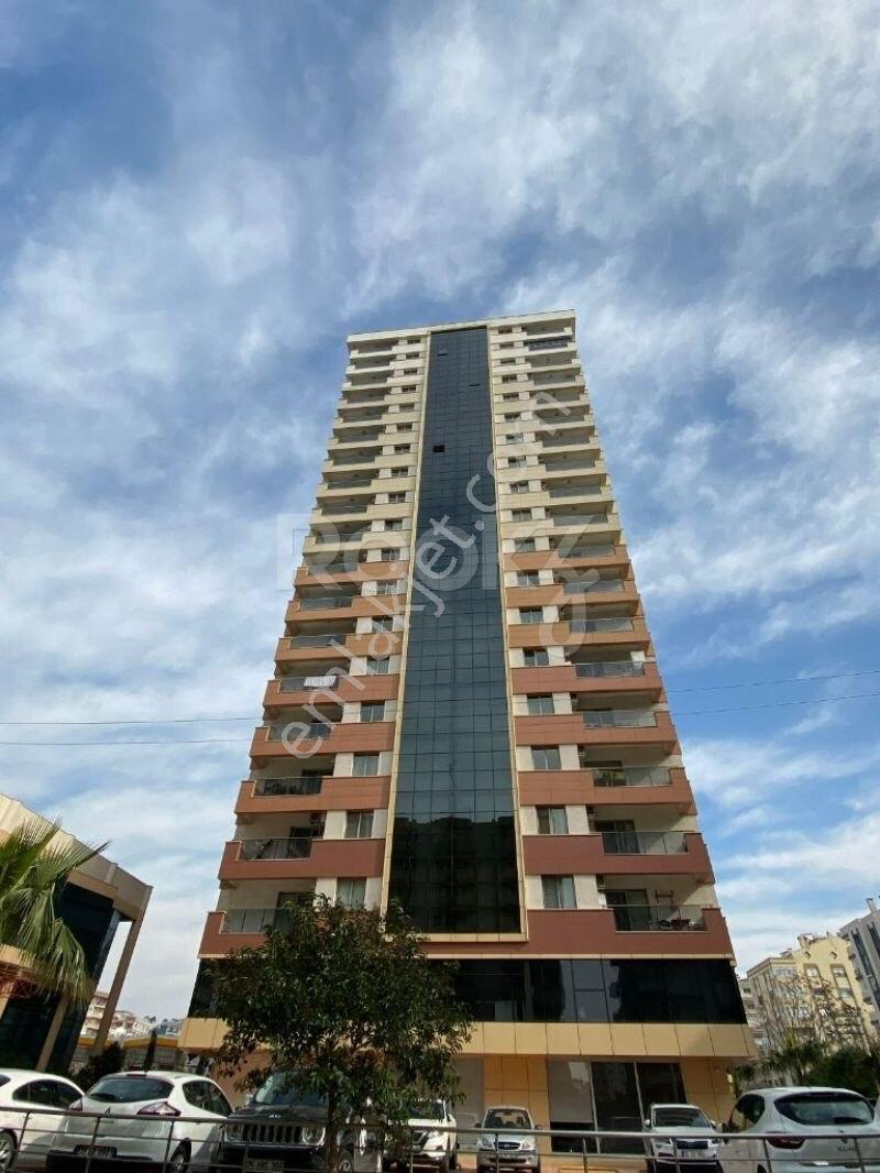 Karşıyaka Tower'da Lüks Ve Konforlu 1+1 Satılık Daire - Görsel 2