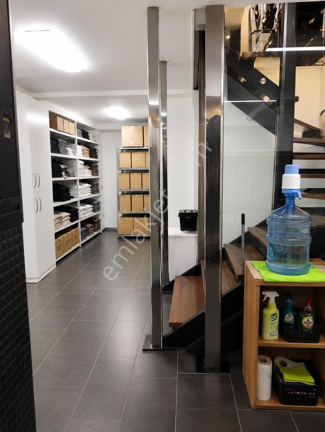 Osmanbey'de Prestijli Lüks Ve Yüksek Vitrinli Satılık Dükkan - Görsel 12