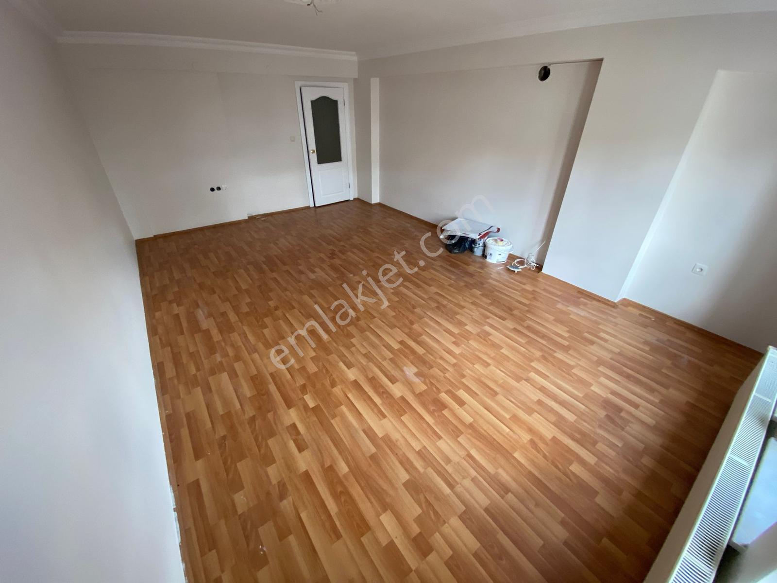 Akşemsettin Lisesi Yanında Katta Ön Cephe 3+1 Kiralık Daire - Görsel 25