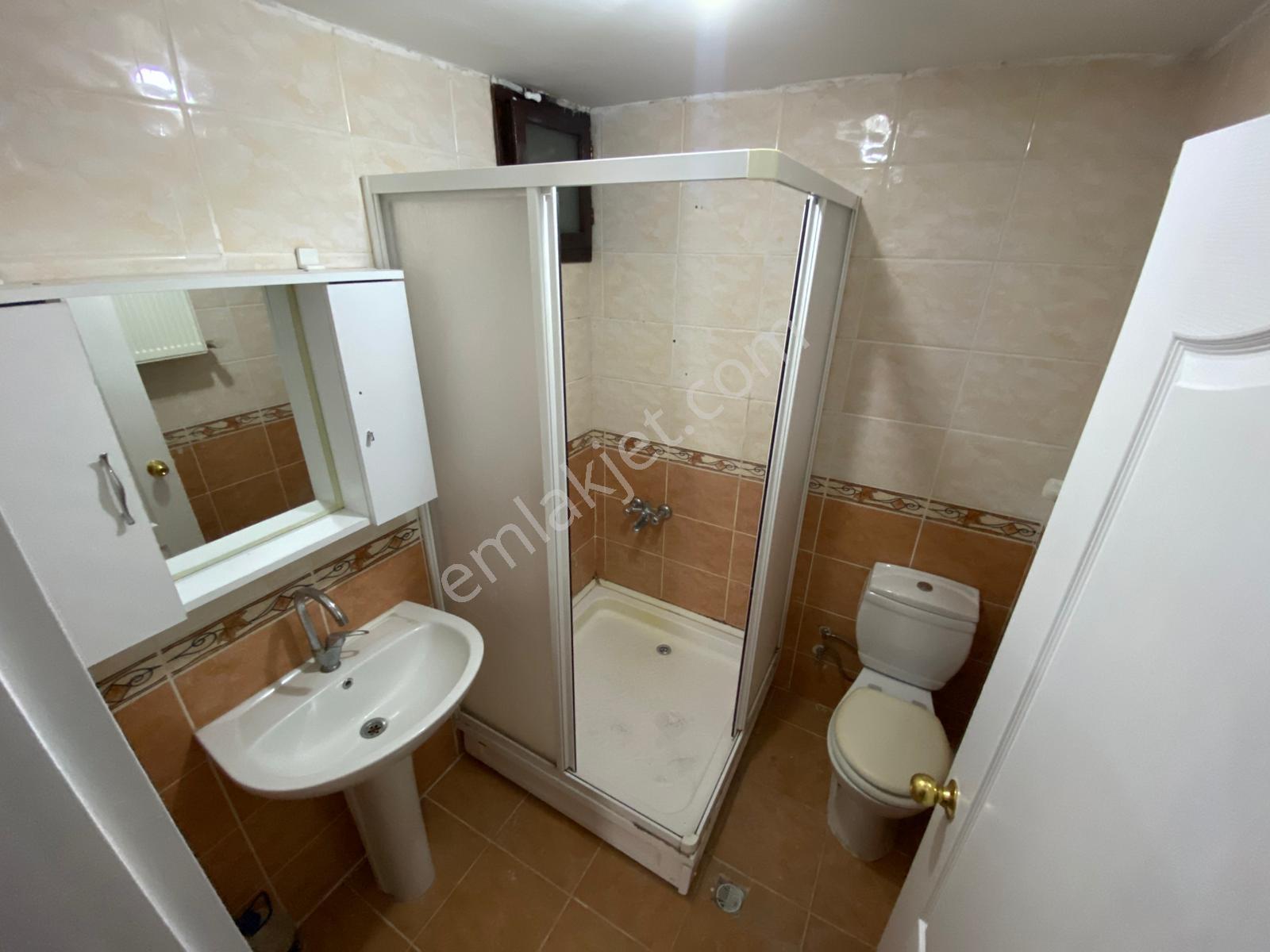 Akşemsettin Lisesi Yanında Katta Ön Cephe 3+1 Kiralık Daire - Görsel 32