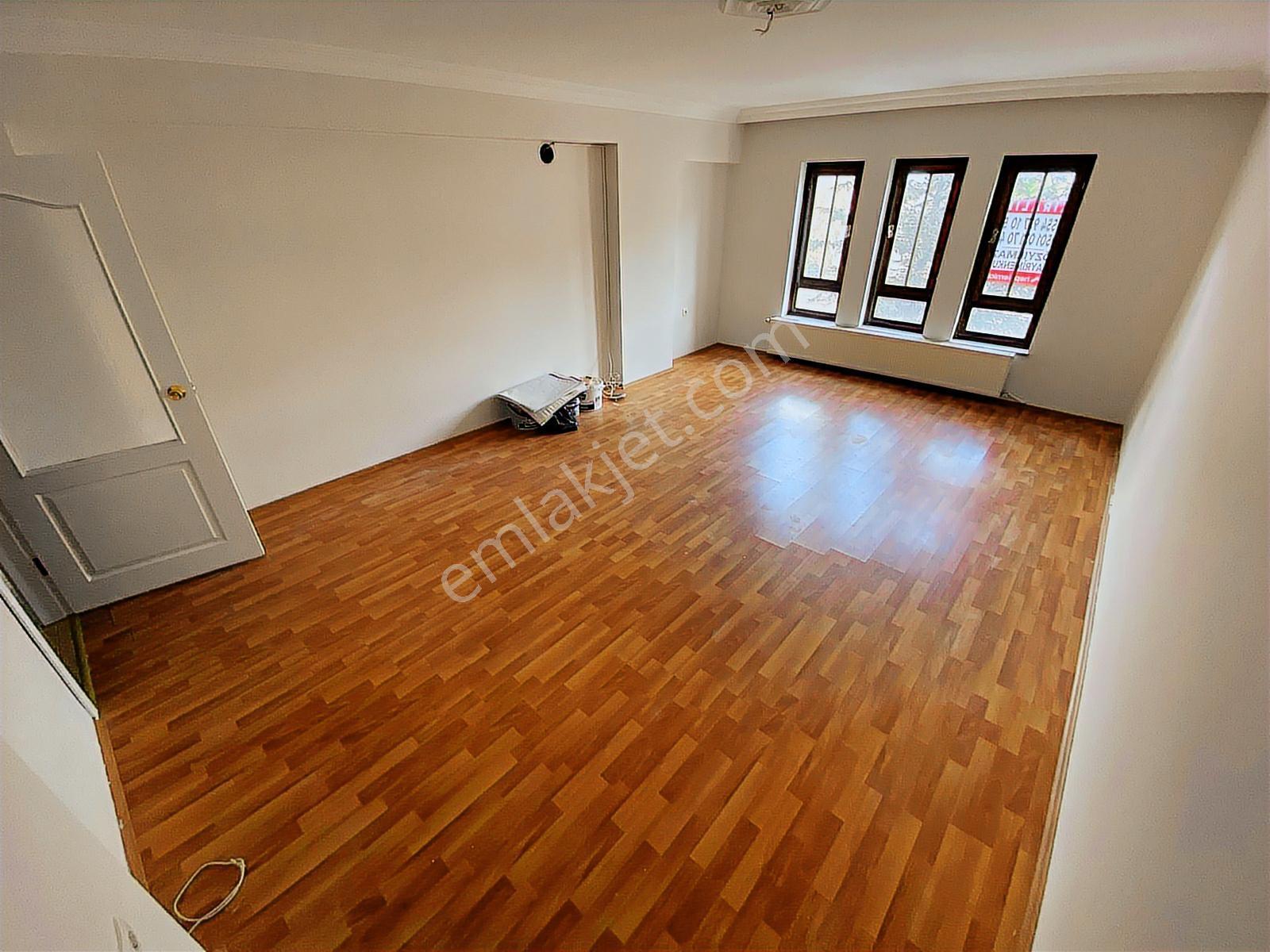 Akşemsettin Lisesi Yanında Katta Ön Cephe 3+1 Kiralık Daire - Görsel 24