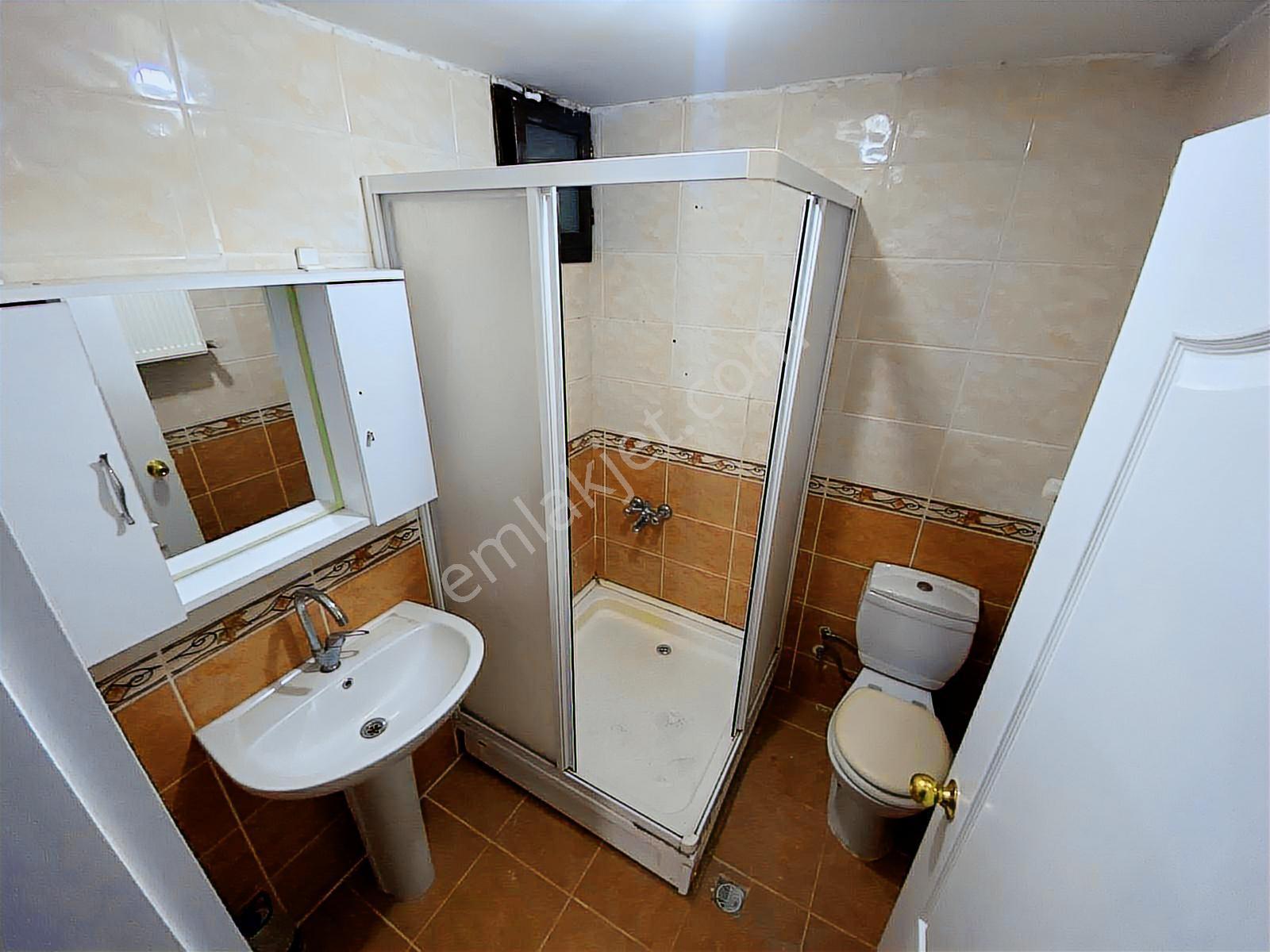 Akşemsettin Lisesi Yanında Katta Ön Cephe 3+1 Kiralık Daire - Görsel 23