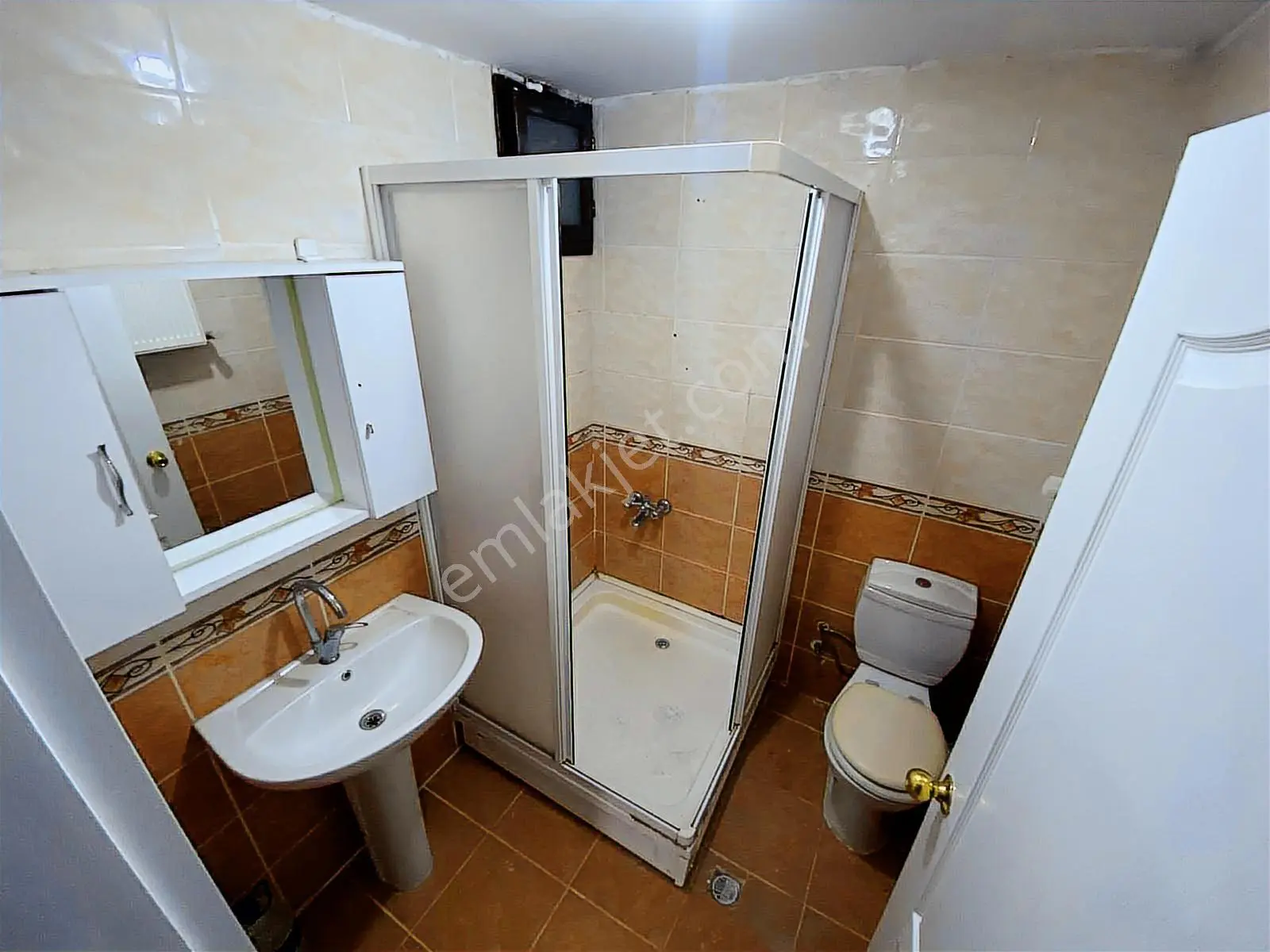 Akşemsettin Lisesi Yanında Katta Ön Cephe 3+1 Kiralık Daire - Görsel 33