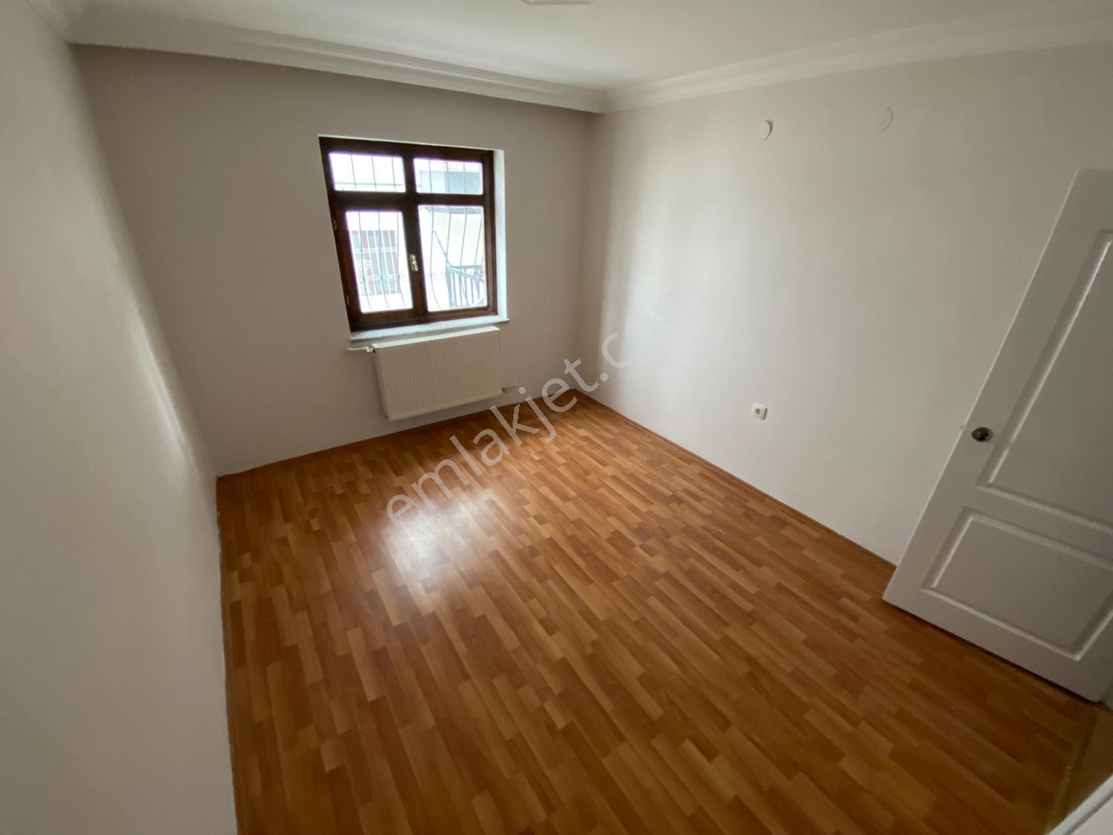 Akşemsettin Lisesi Yanında Katta Ön Cephe 3+1 Kiralık Daire - Görsel 11