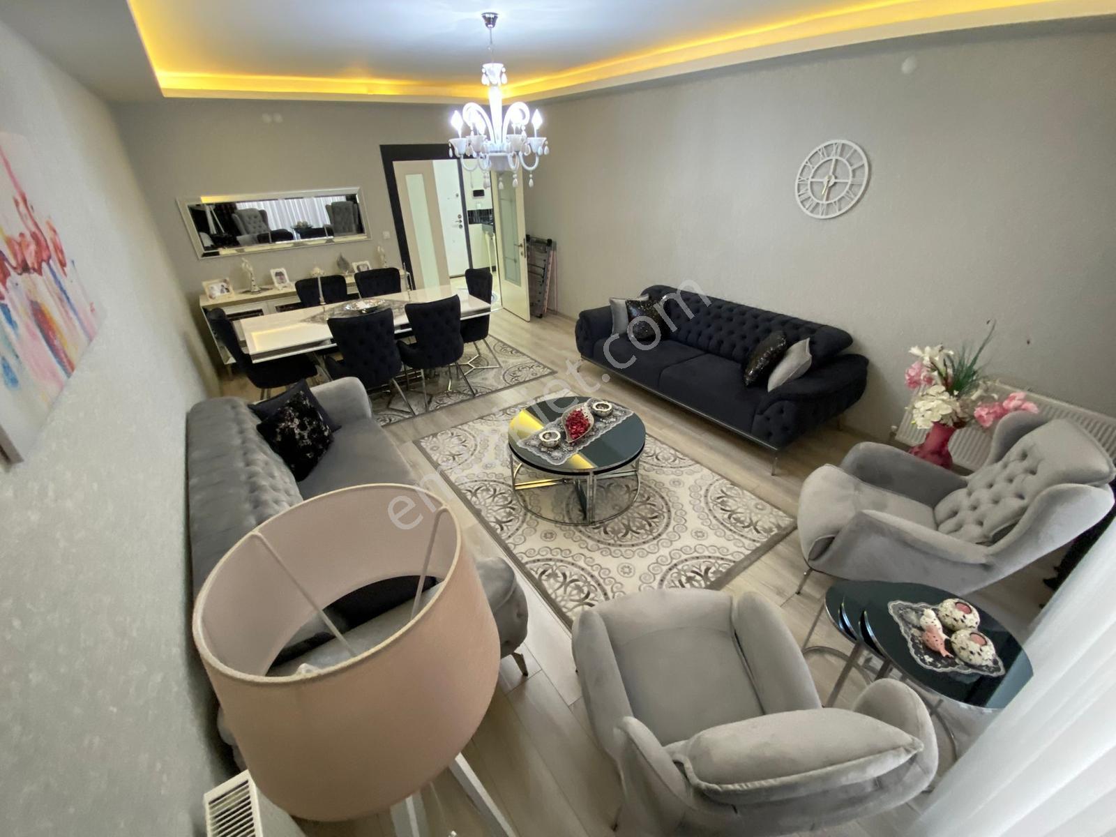 Özyılmaz'dan Güneşevlerde Lüks Yapılı 200 M2 Site Dairesi - Görsel 19