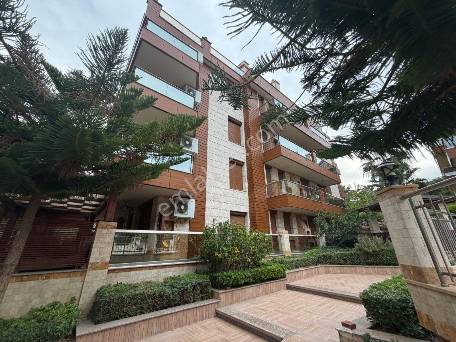 Kuşadası Marina Bölgesi Geniş 3+1 - Görsel 18