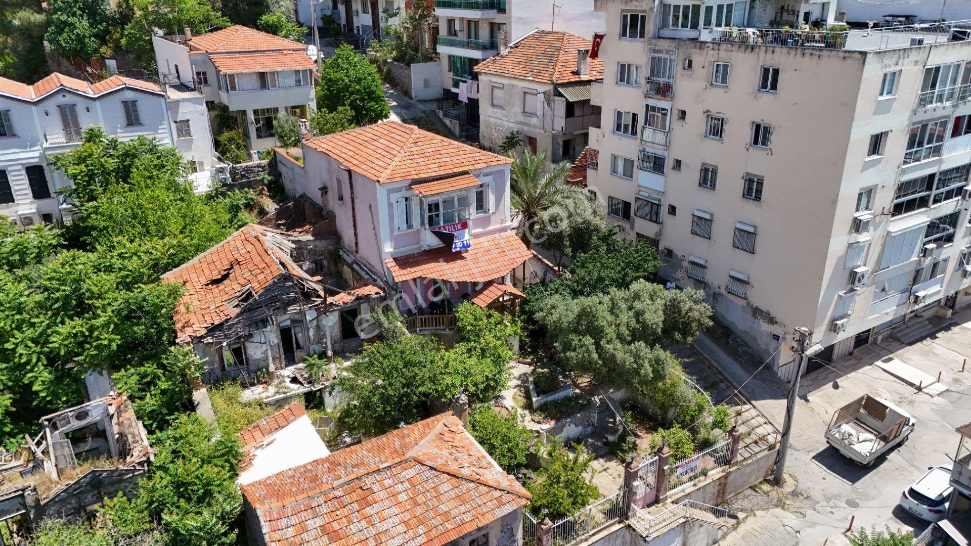 Bayraklı'da Muhteşem Deniz Manzaralı Satılık Tarihi Cumbalı Köşk - Görsel 31