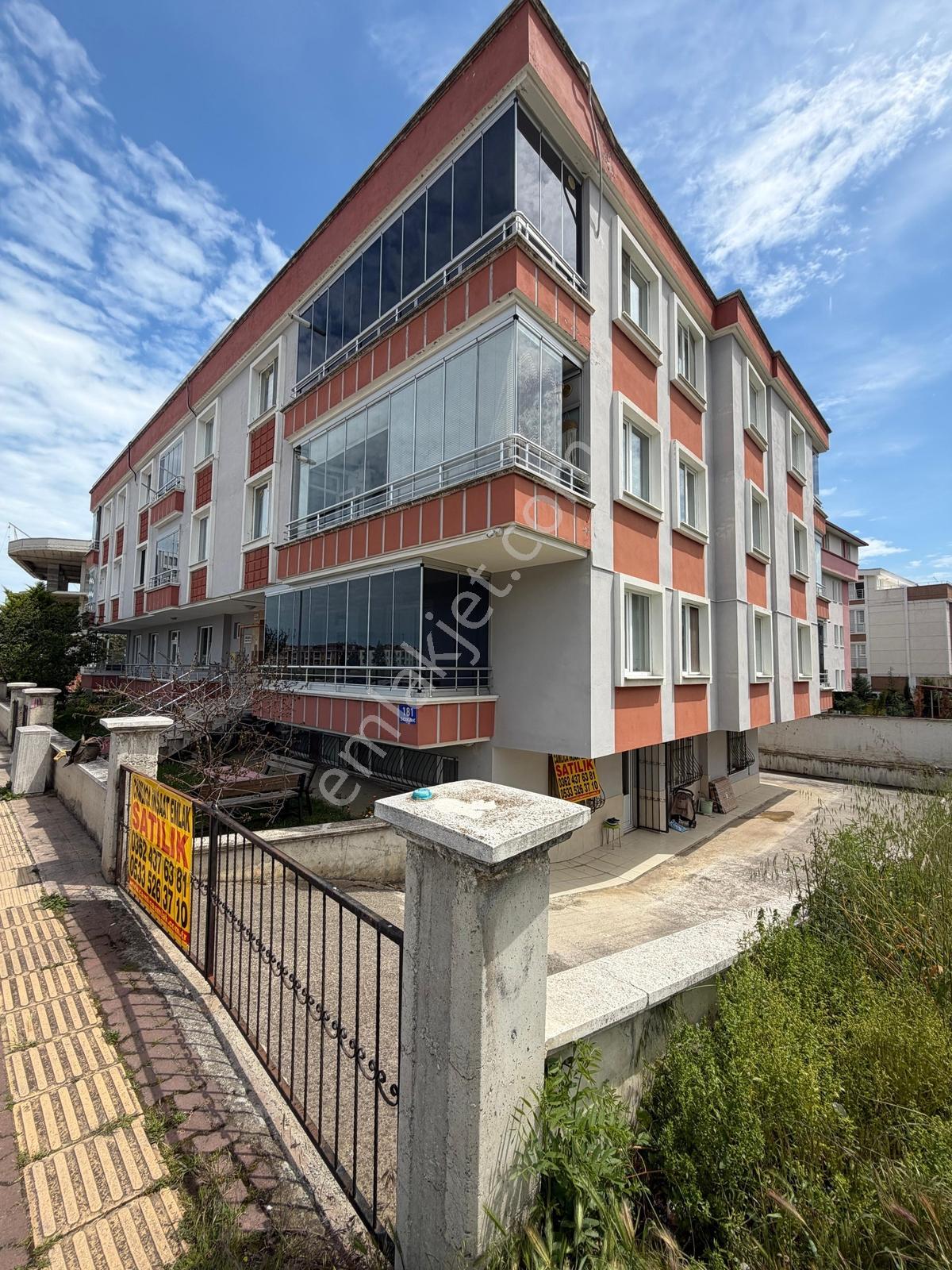 Çamlıcadan Ek Polikinliğe Yakın Mevkii Yerde Acil Satılık Daire - Görsel 2