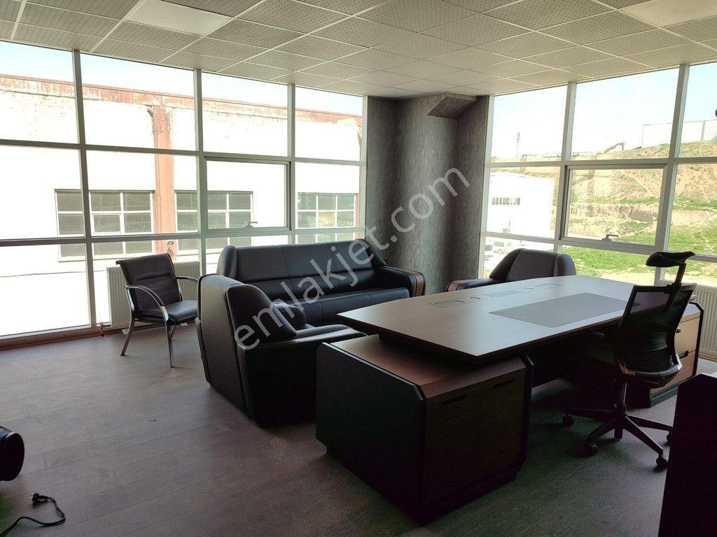 Saray'da 4700m2 Vinçli Kiralık Fabrika - Görsel 14