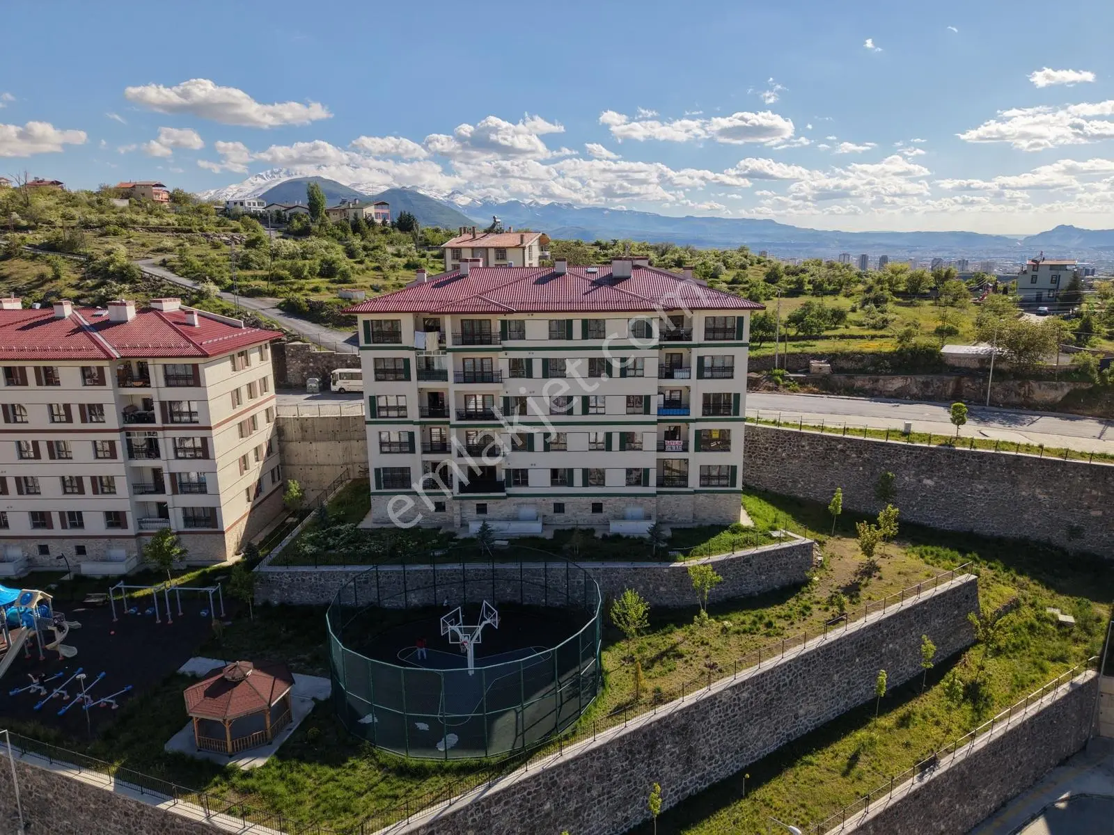 Tavlusun Basın Toki'de Satılık 2+1 Köşe Daire