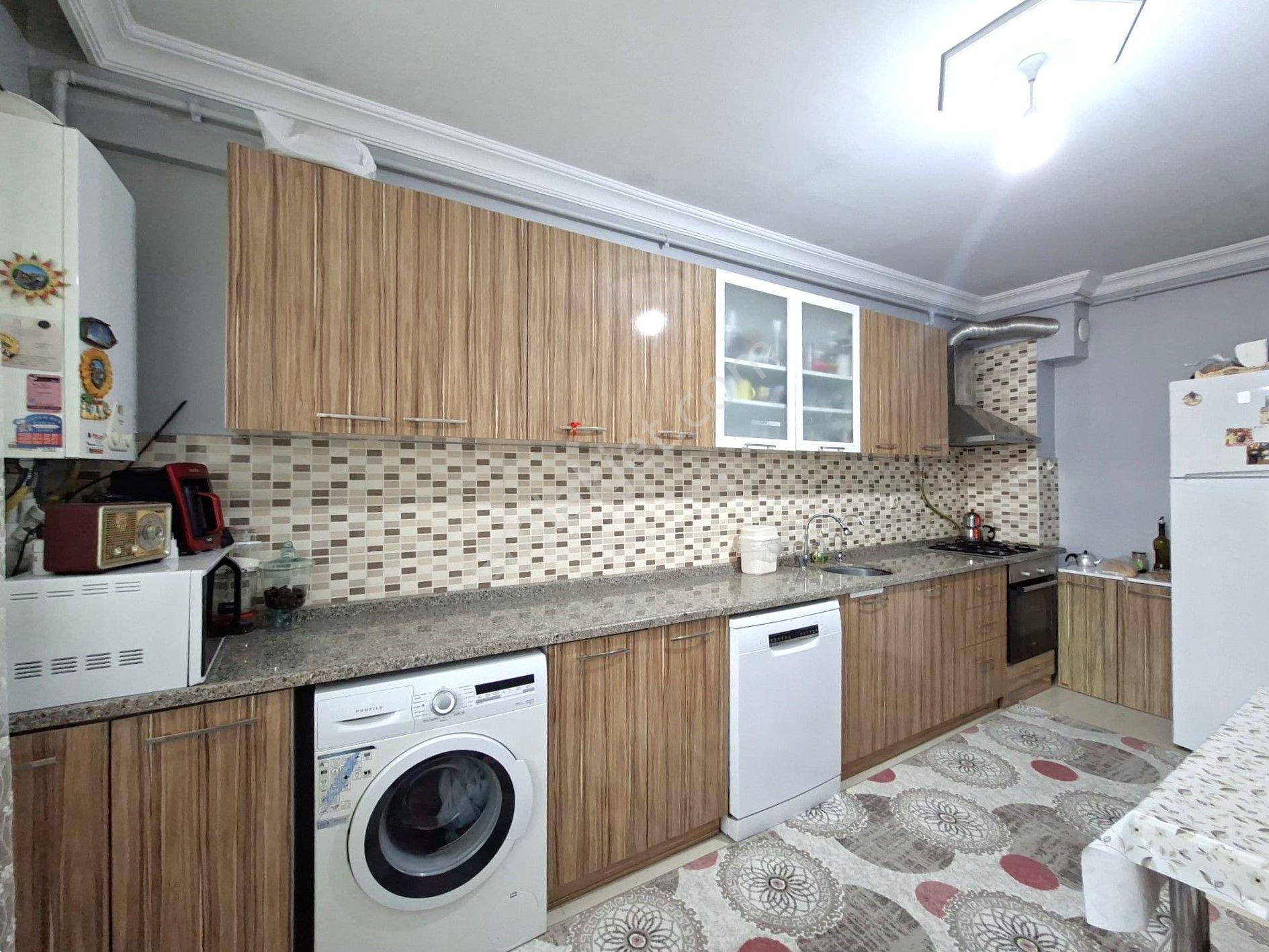 Recep Ümit Emlak'tan Derman Caddesi Üzerinde Satılık Ferah Geniş 2+1 Satılık Daire - Görsel 14