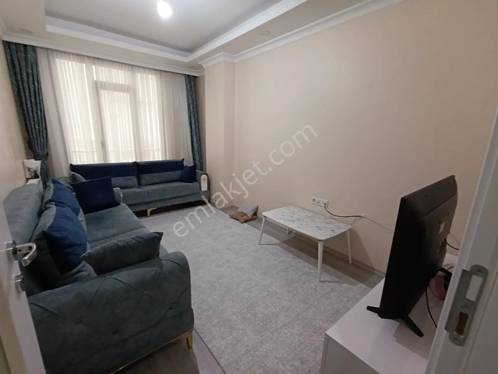 Satılık 2+1 Balkonlu Yüksek Giriş 5 Yılk Daire 75 M2 Esra Emlak