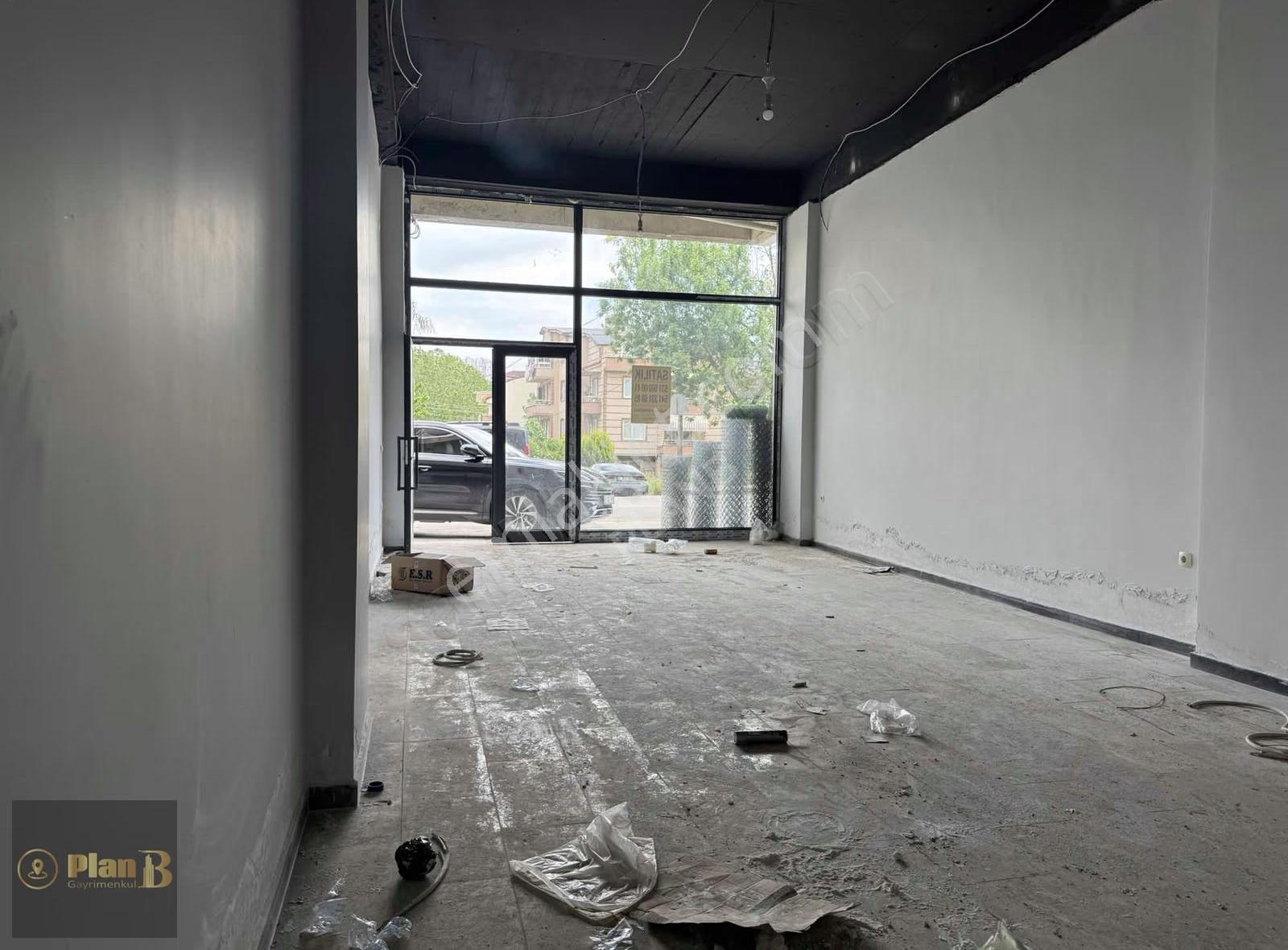 Turan Güneş Caddesinde 130 M² Satılık Dubleks Dükkan! - Görsel 9