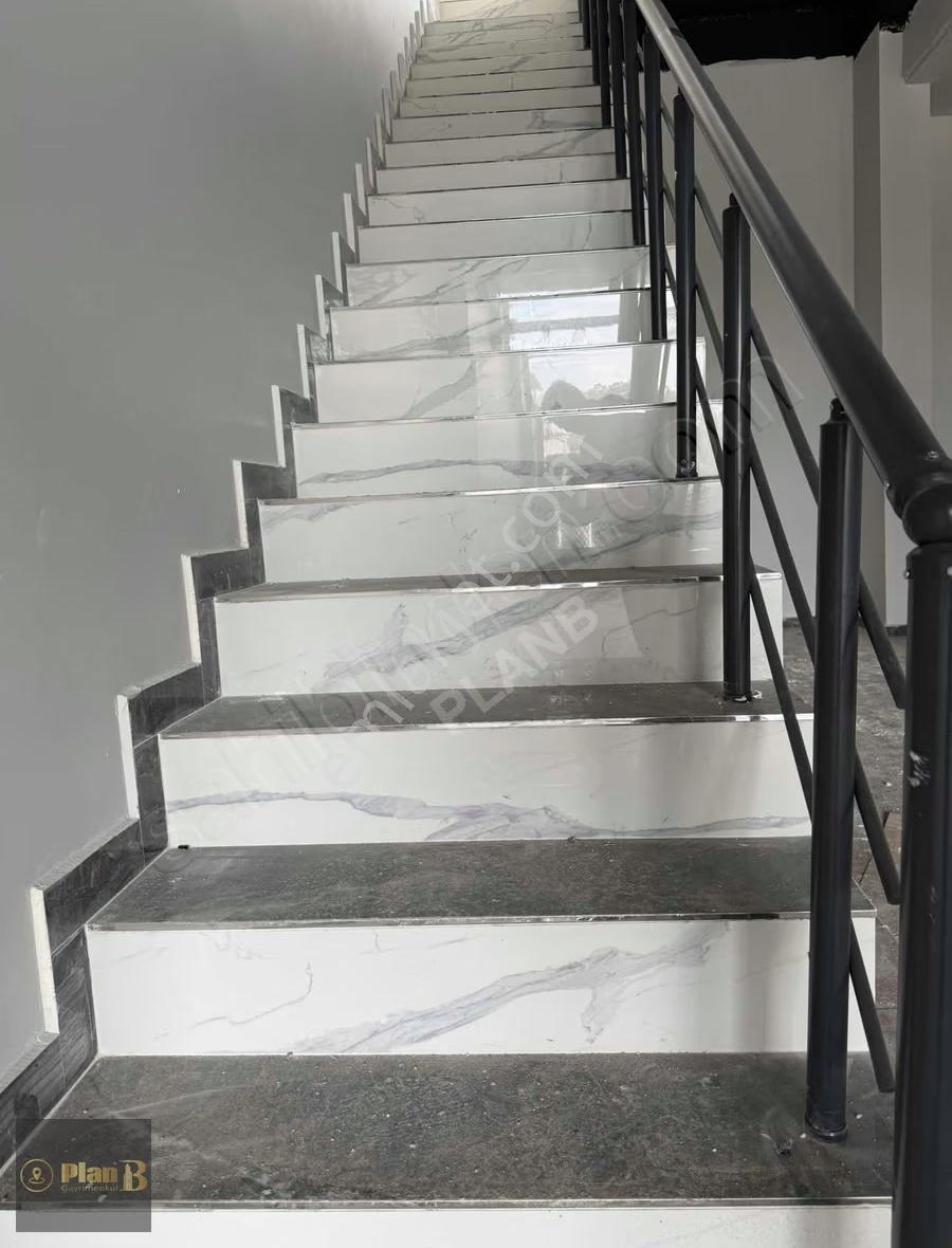 Turan Güneş Caddesinde 130 M² Satılık Dubleks Dükkan! - Görsel 2