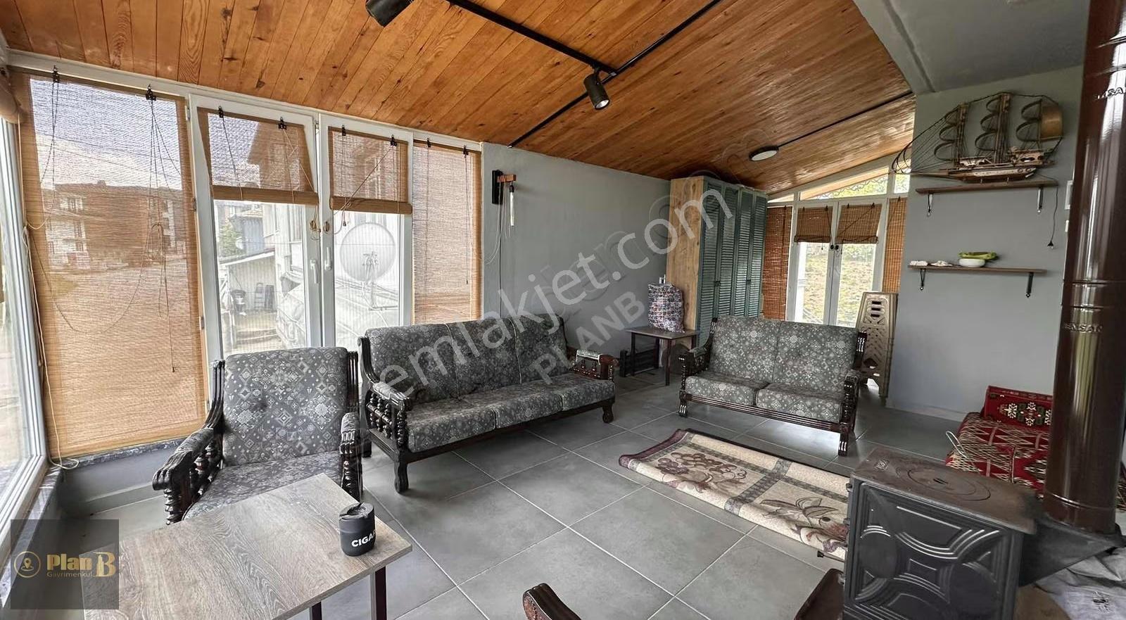 Kabaoğlunda Yenilenmiş İç Tasarıma Sahip Kiralık Daire - Görsel 10