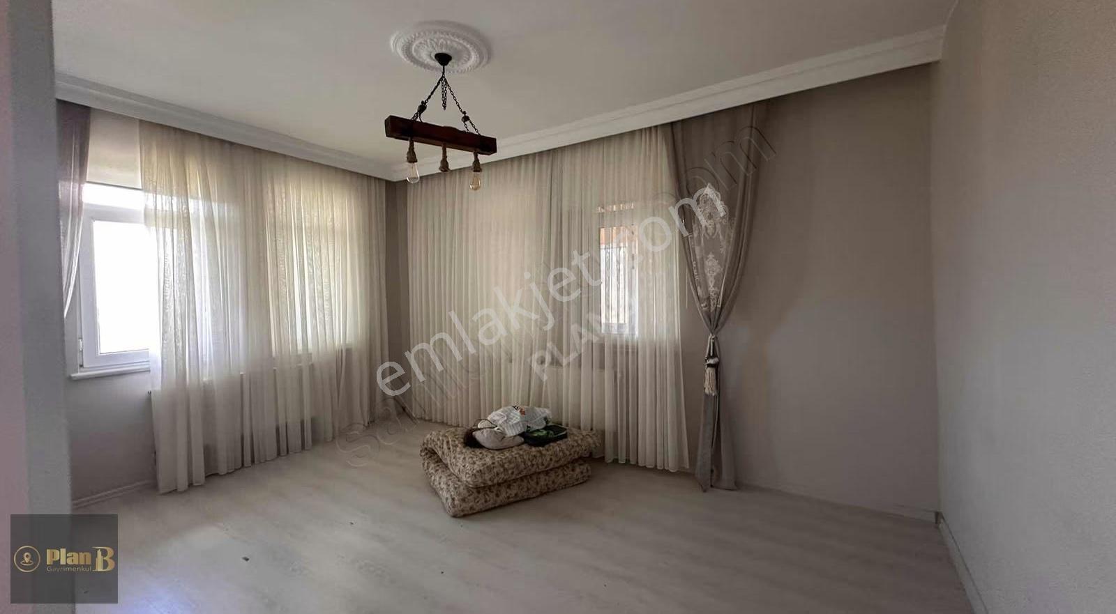 Kabaoğlunda Yenilenmiş İç Tasarıma Sahip Kiralık Daire - Görsel 17
