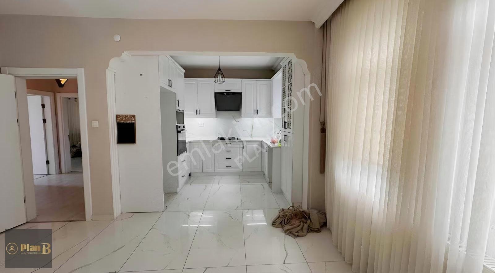 Kabaoğlunda Yenilenmiş İç Tasarıma Sahip Kiralık Daire - Görsel 5