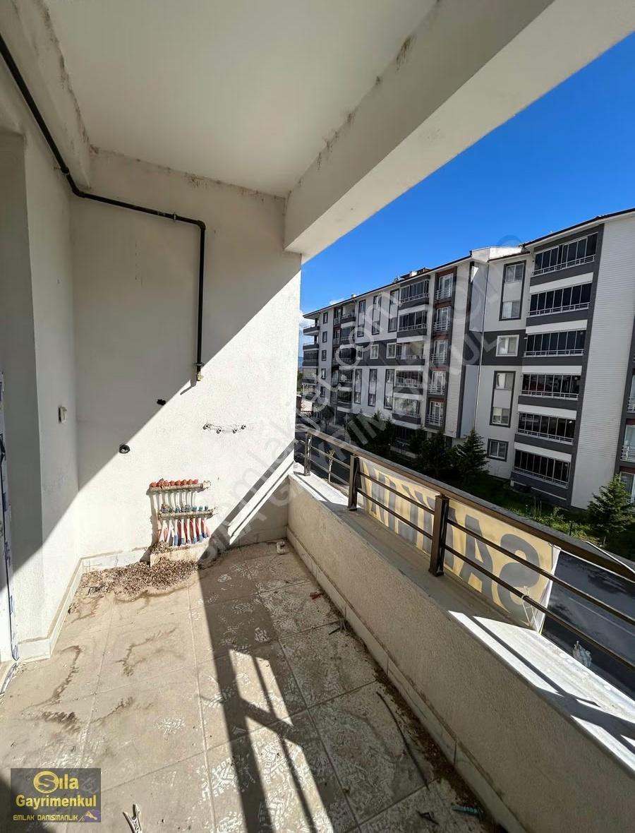 Sıla Gayrimenkulden 3+1 3.cü Kat Mutfak Mob.ve Vestiyer Yapılı - Görsel 32